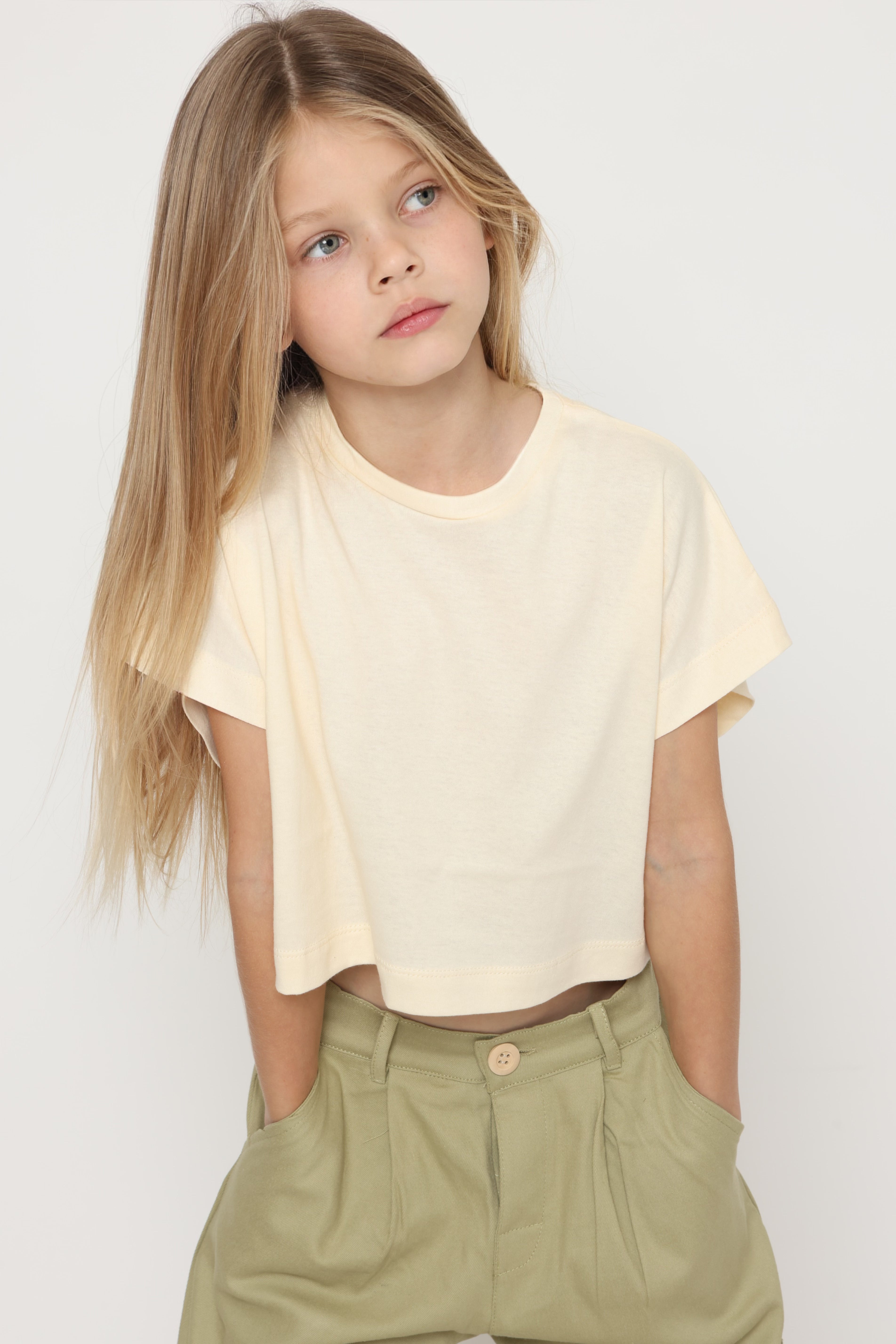 חולצת קרופ טופ - שמנת