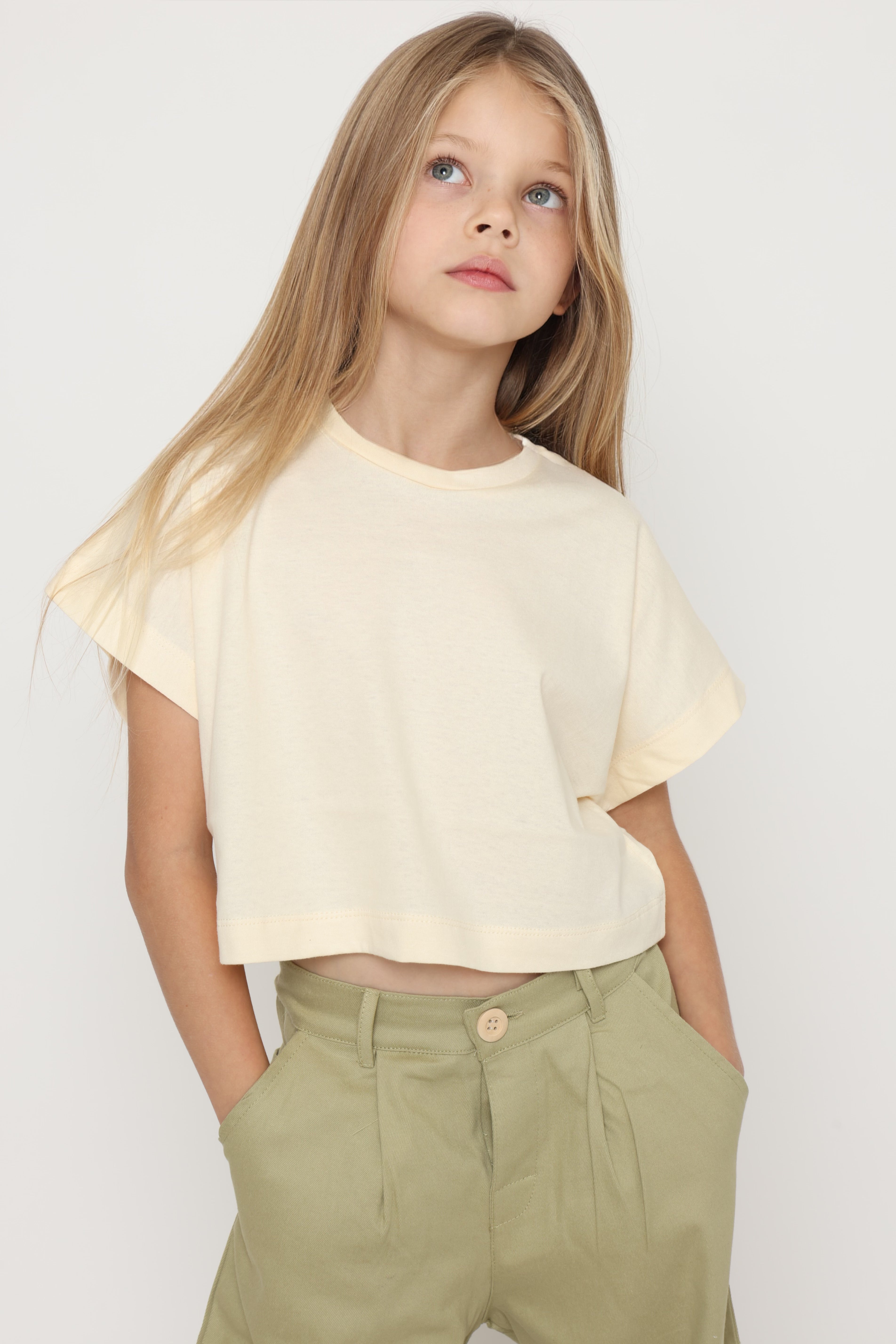 חולצת קרופ טופ - שמנת