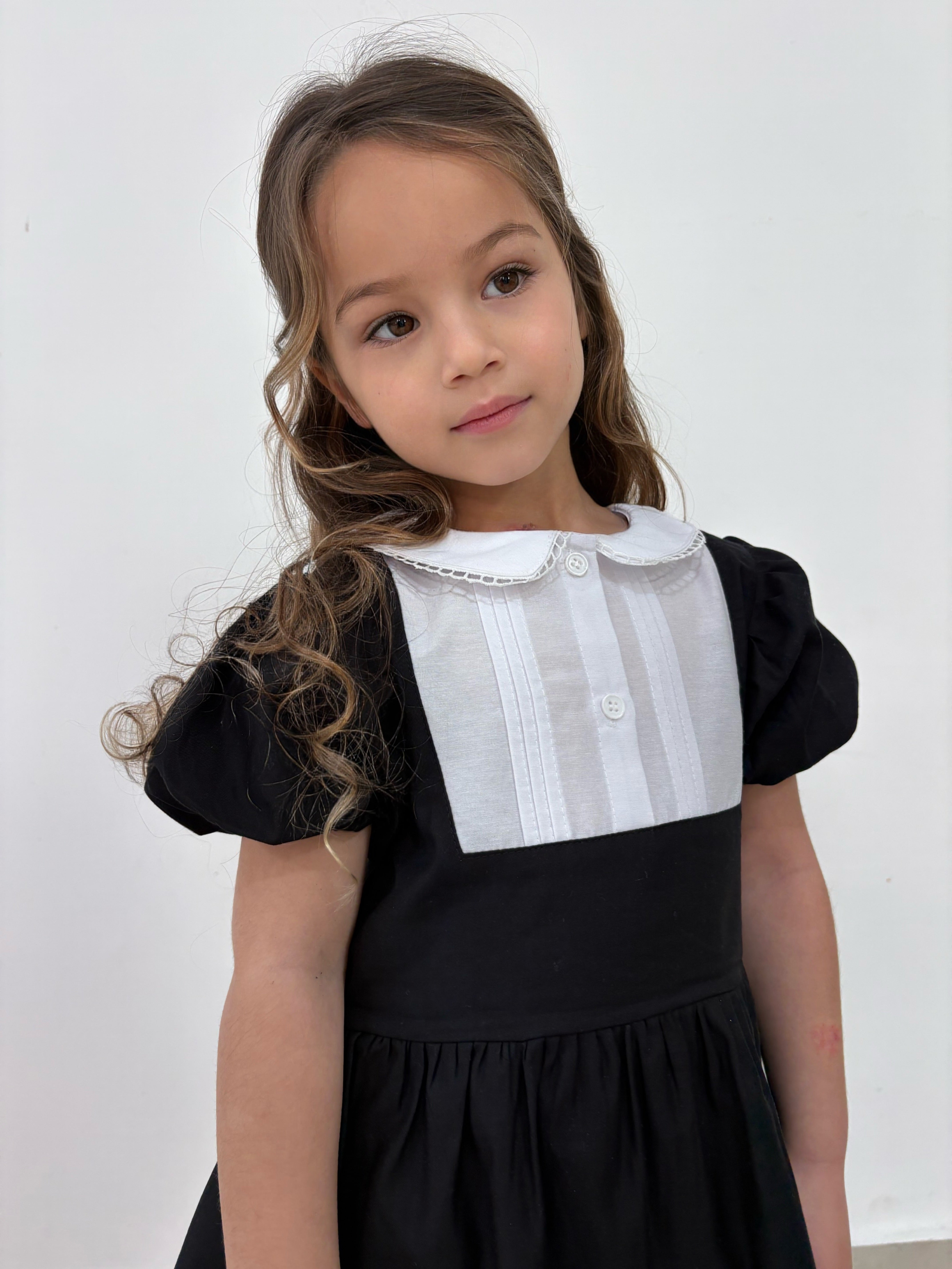 שמלת צווארון שחור - לבן