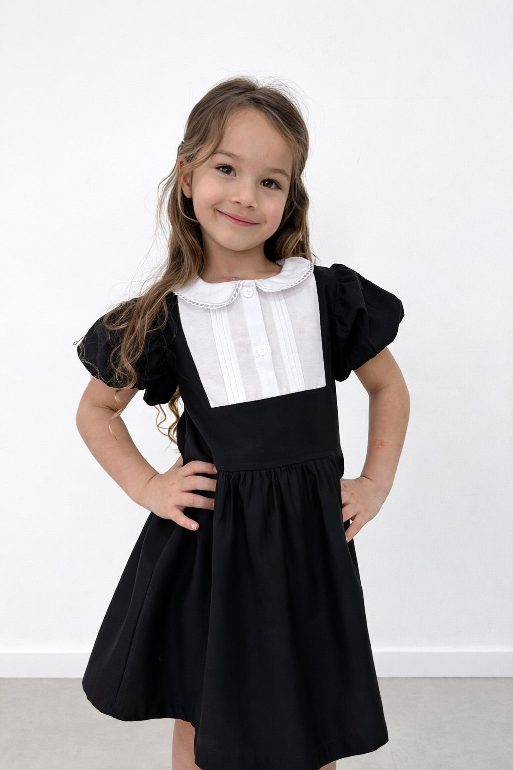 שמלת צווארון שחור - לבן