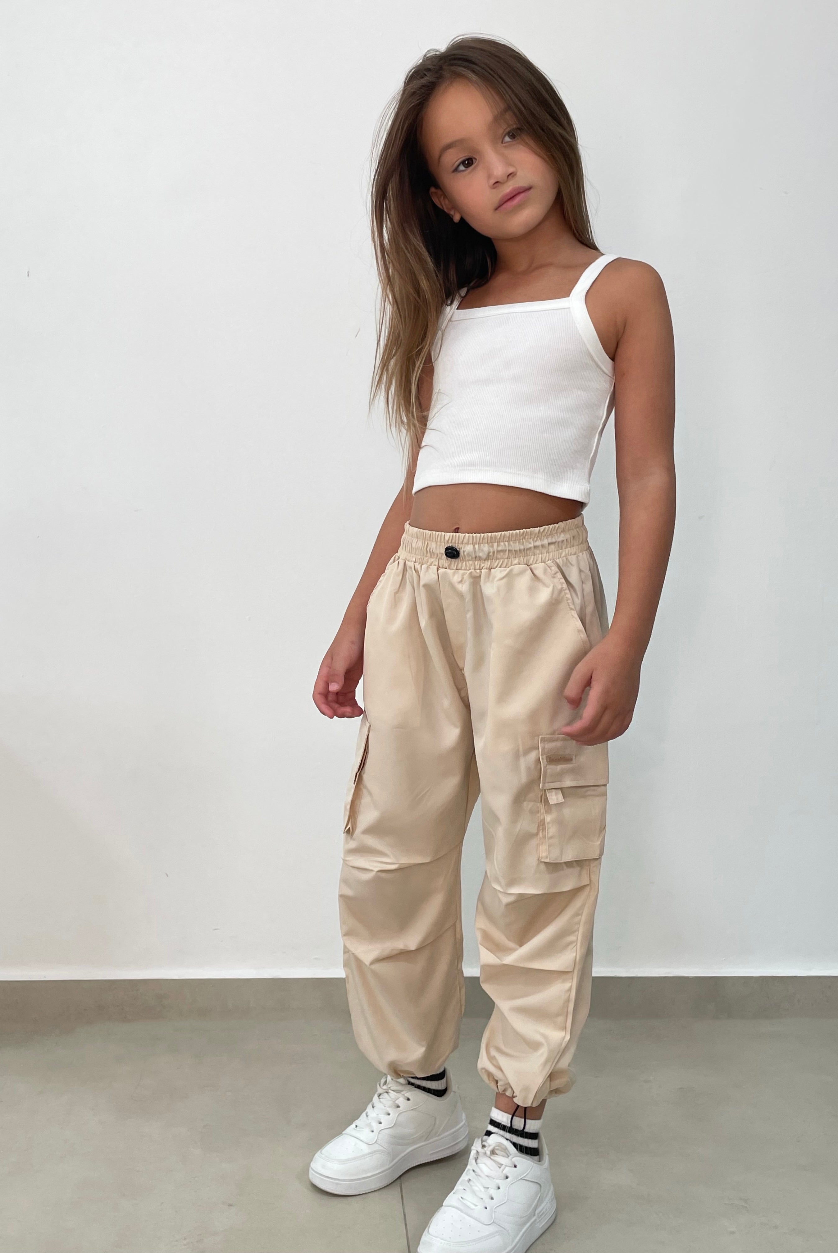 חליפת גופייה ומכנס דגמ״ח לילדות