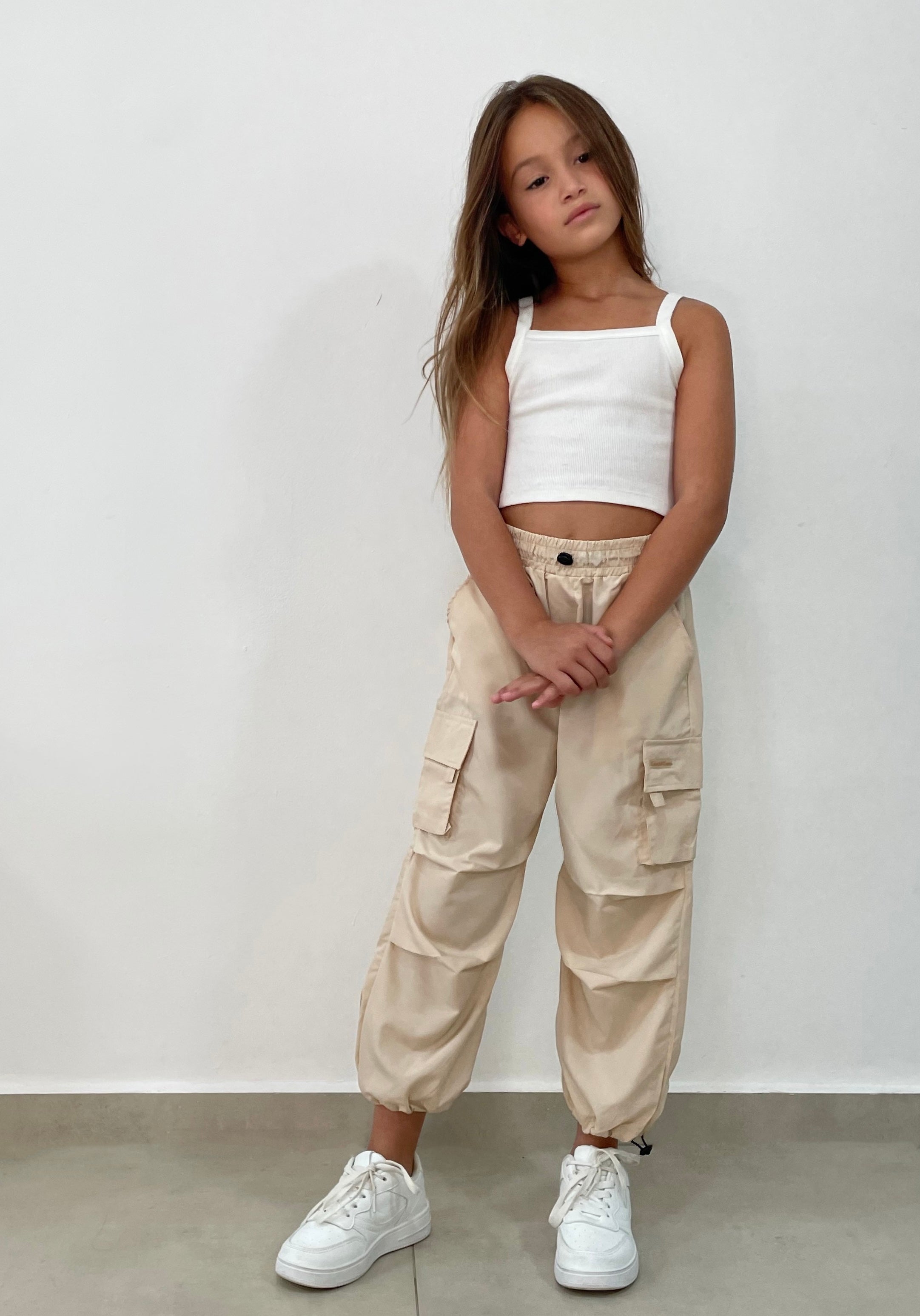 חליפת גופייה ומכנס דגמ״ח לילדות