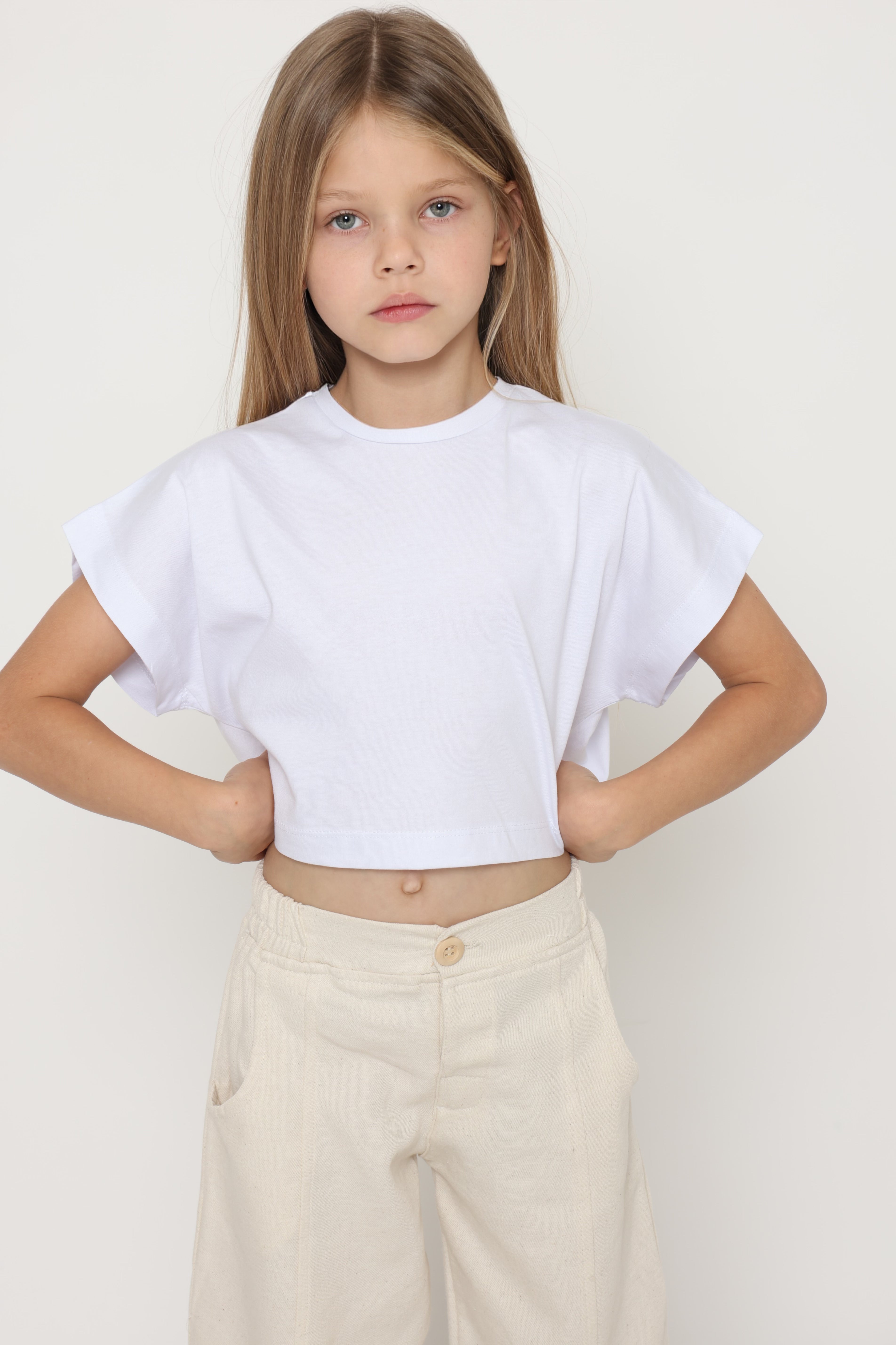 חולצת קרופ טופ - לבנה