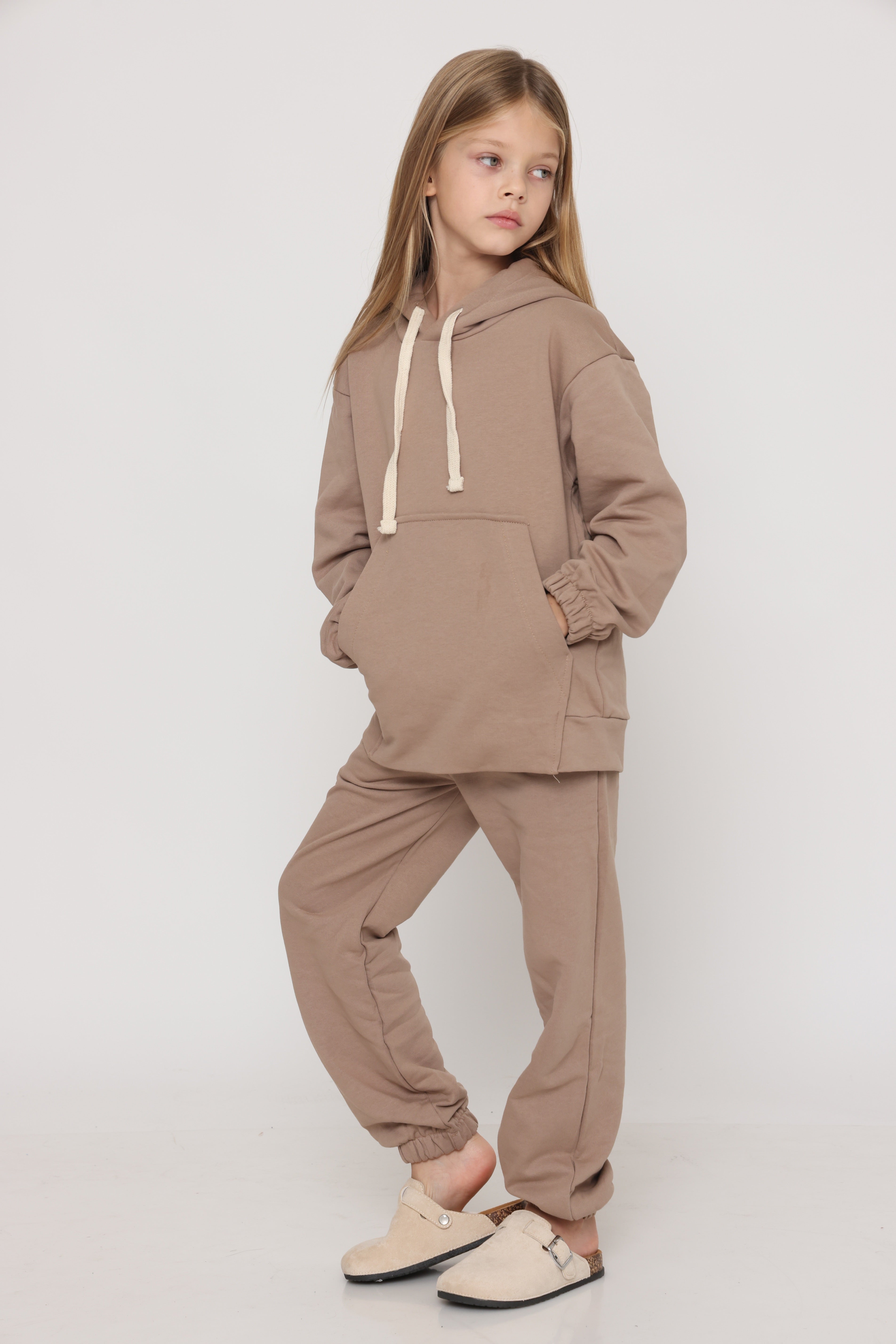 חליפת פוטר קלאסית עם קפוצון בצבע -בז