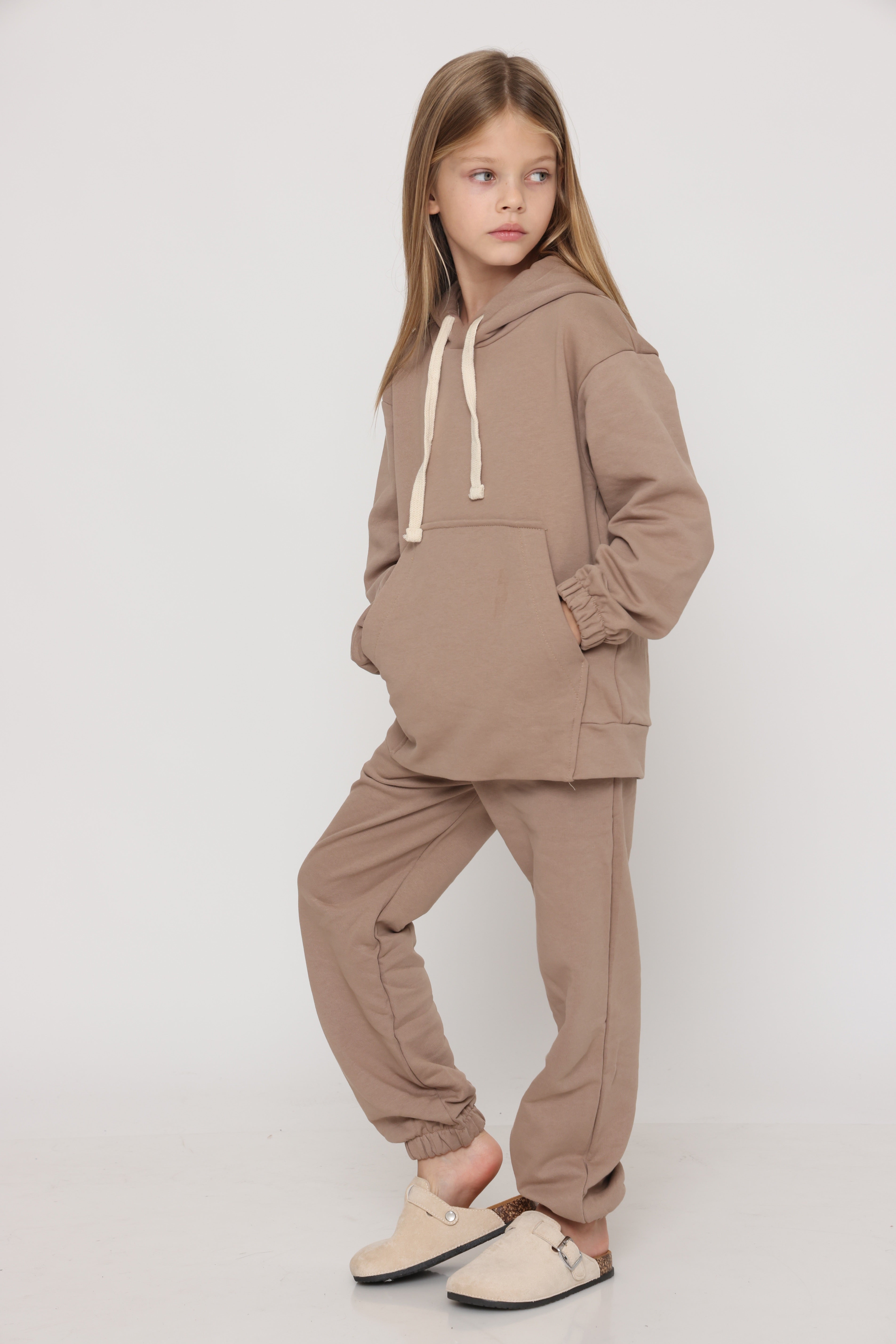 חליפת פוטר קלאסית עם קפוצון בצבע -בז