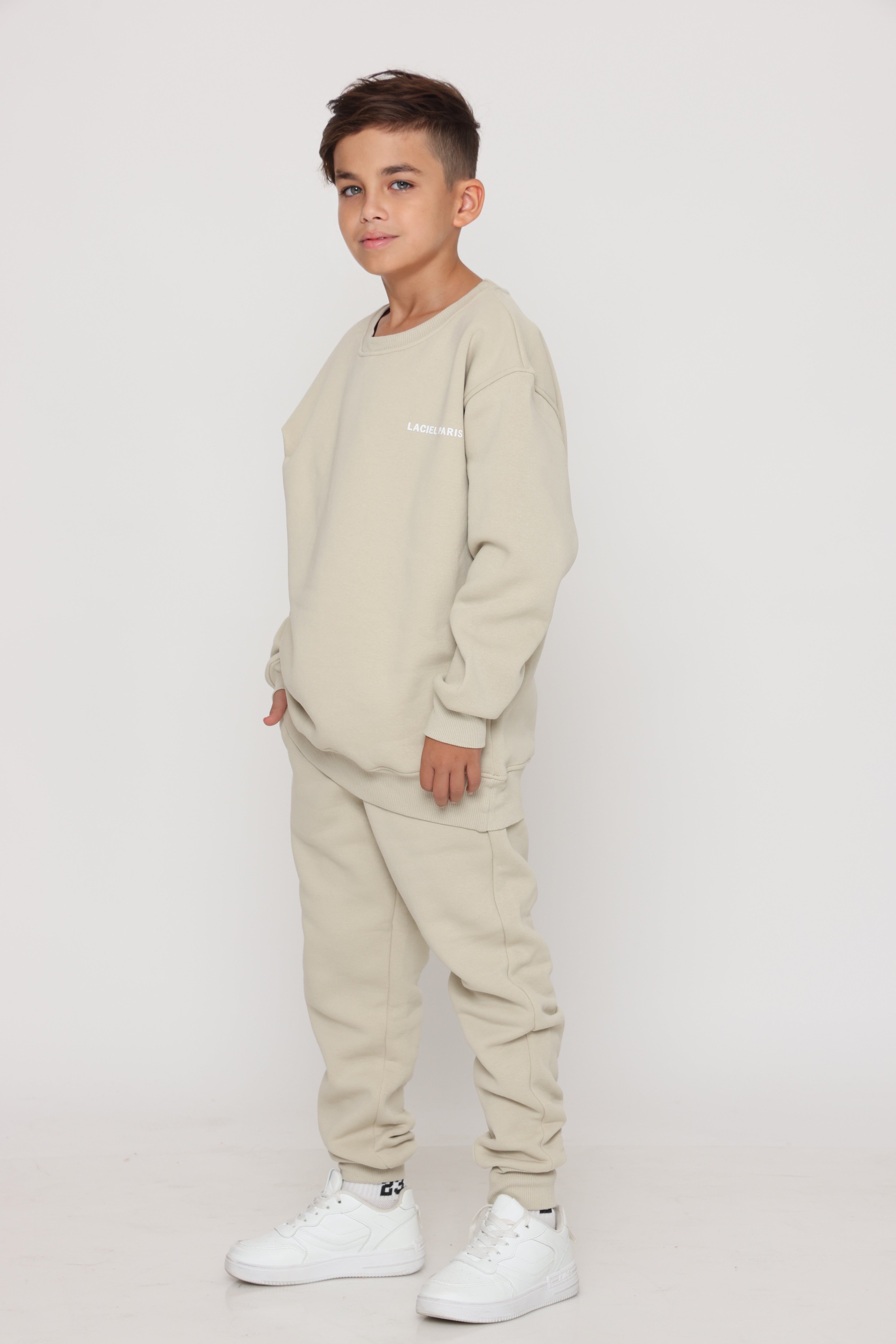 חליפת פוטר Laciel קלאסית בצבע שמנת לילד