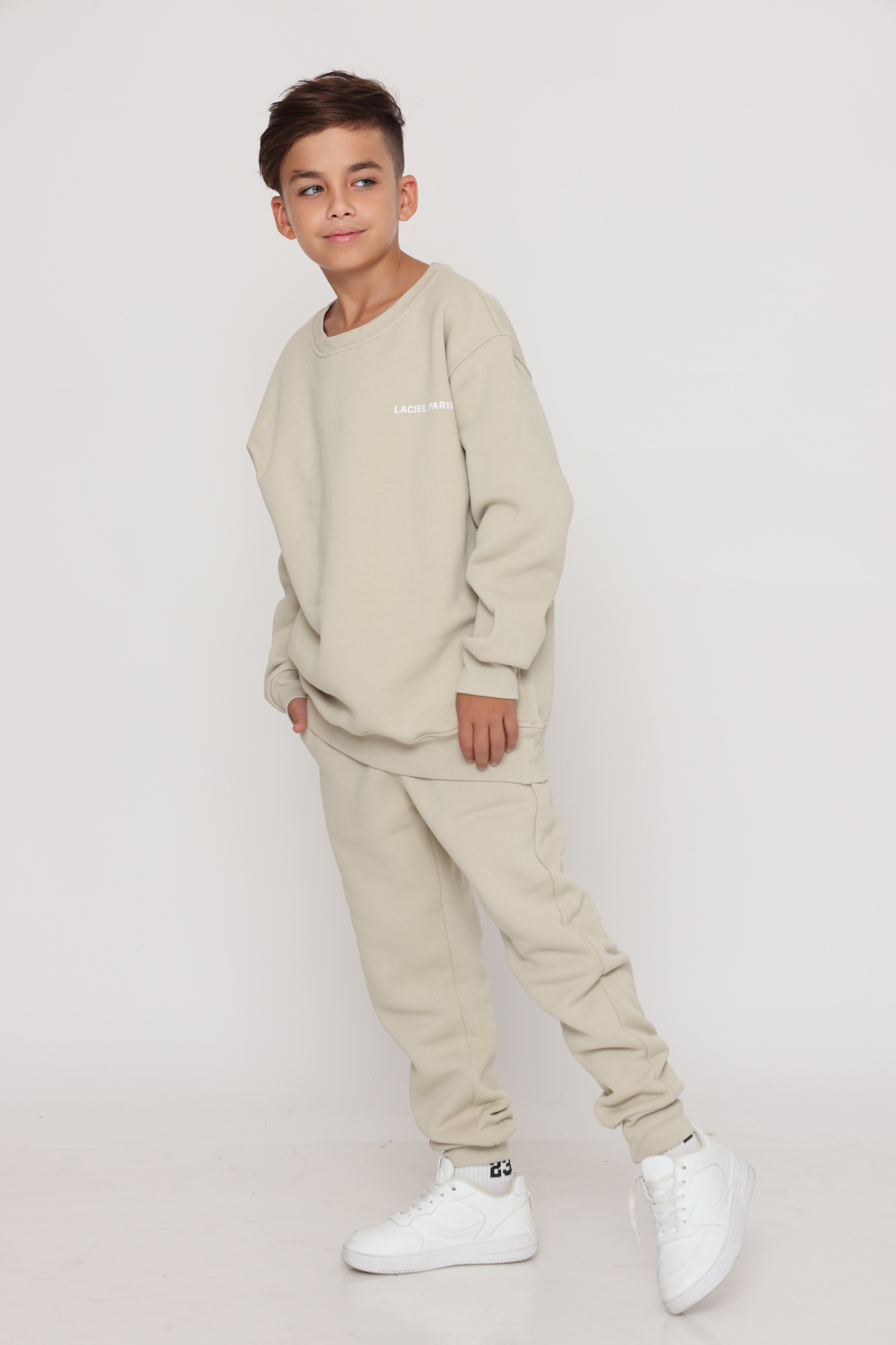 חליפת פוטר Laciel קלאסית בצבע שמנת לילד