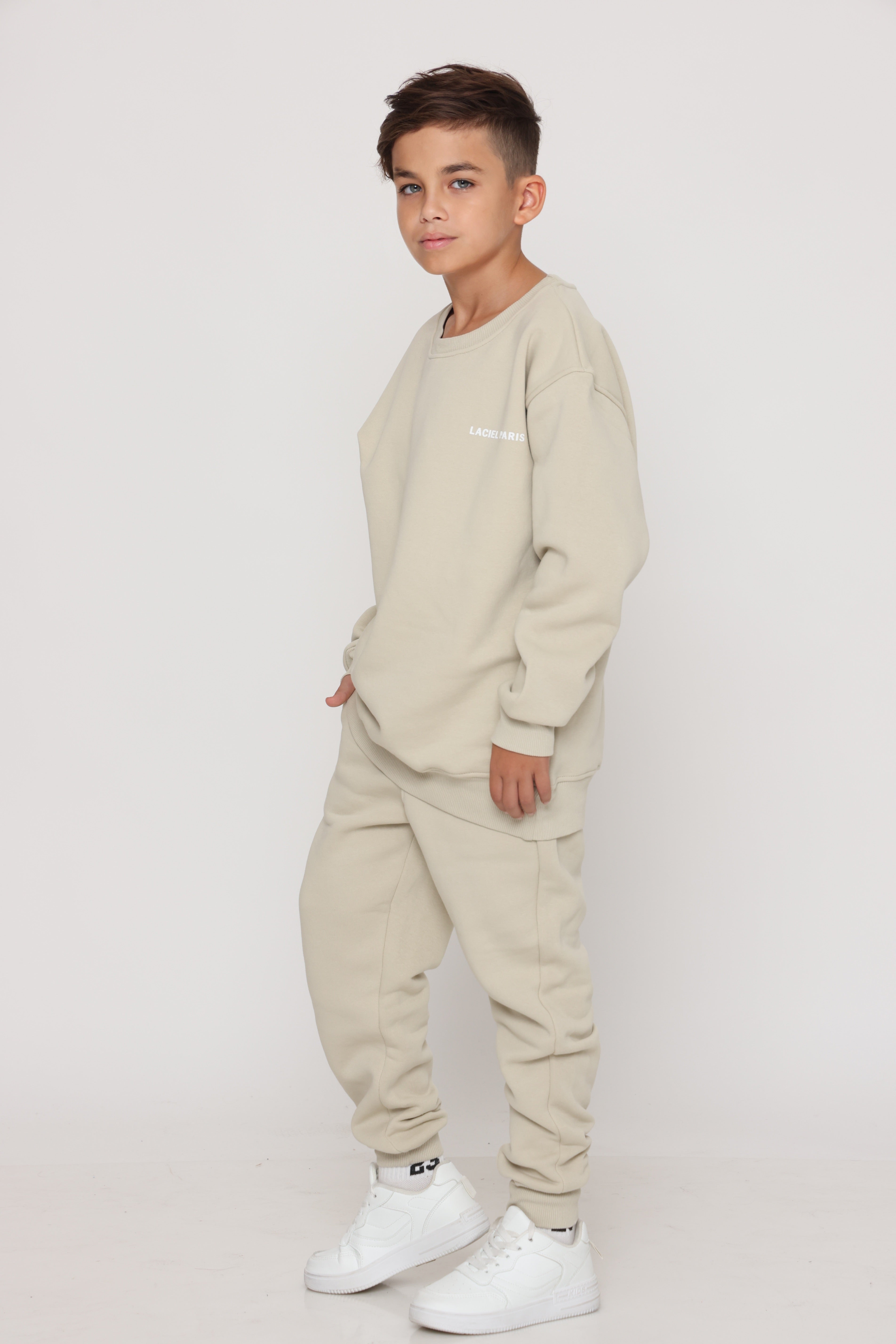 חליפת פוטר Laciel קלאסית בצבע שמנת לילד