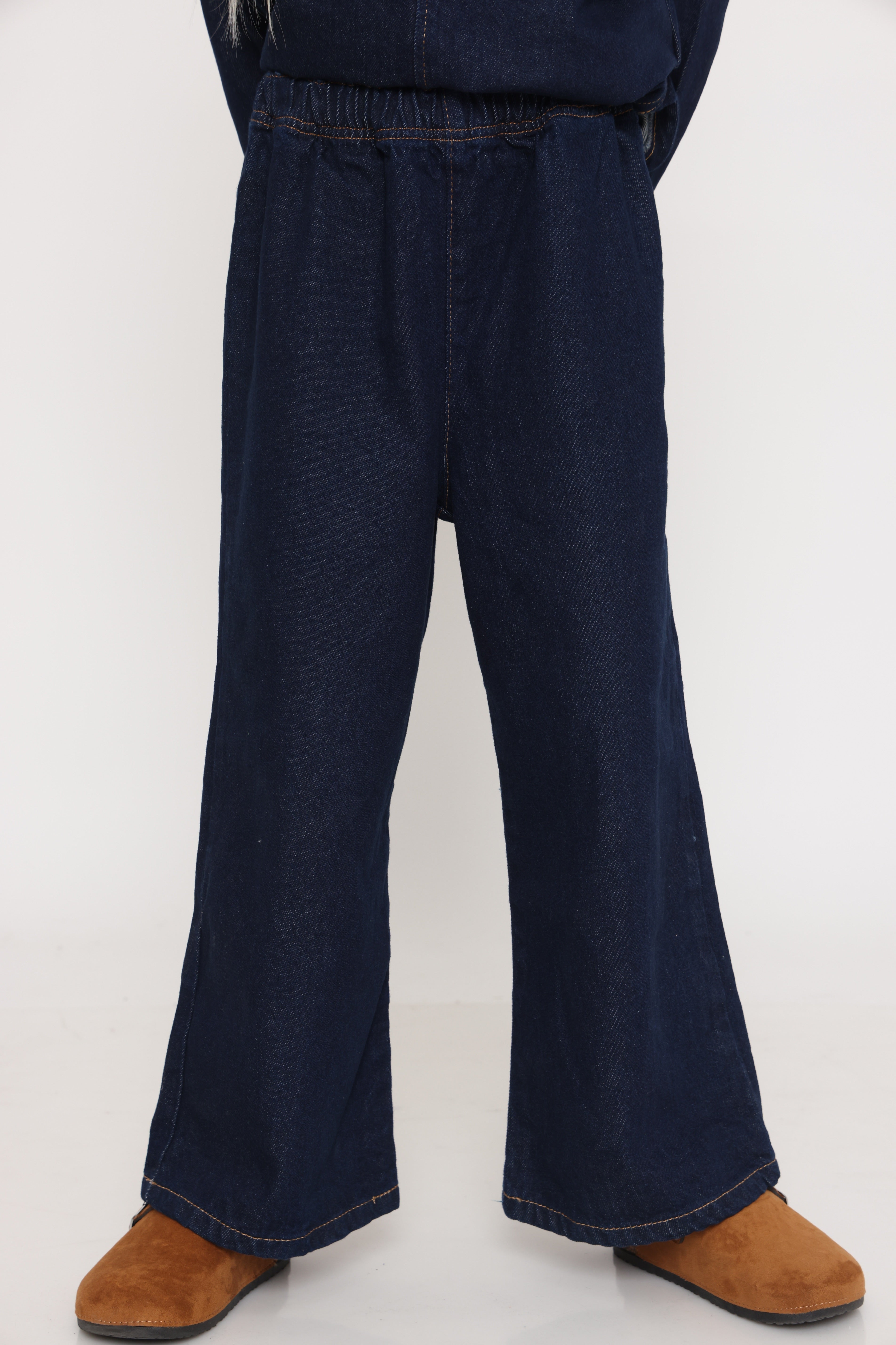 חליפת ג׳ינס אוברסייז כהה לילדה