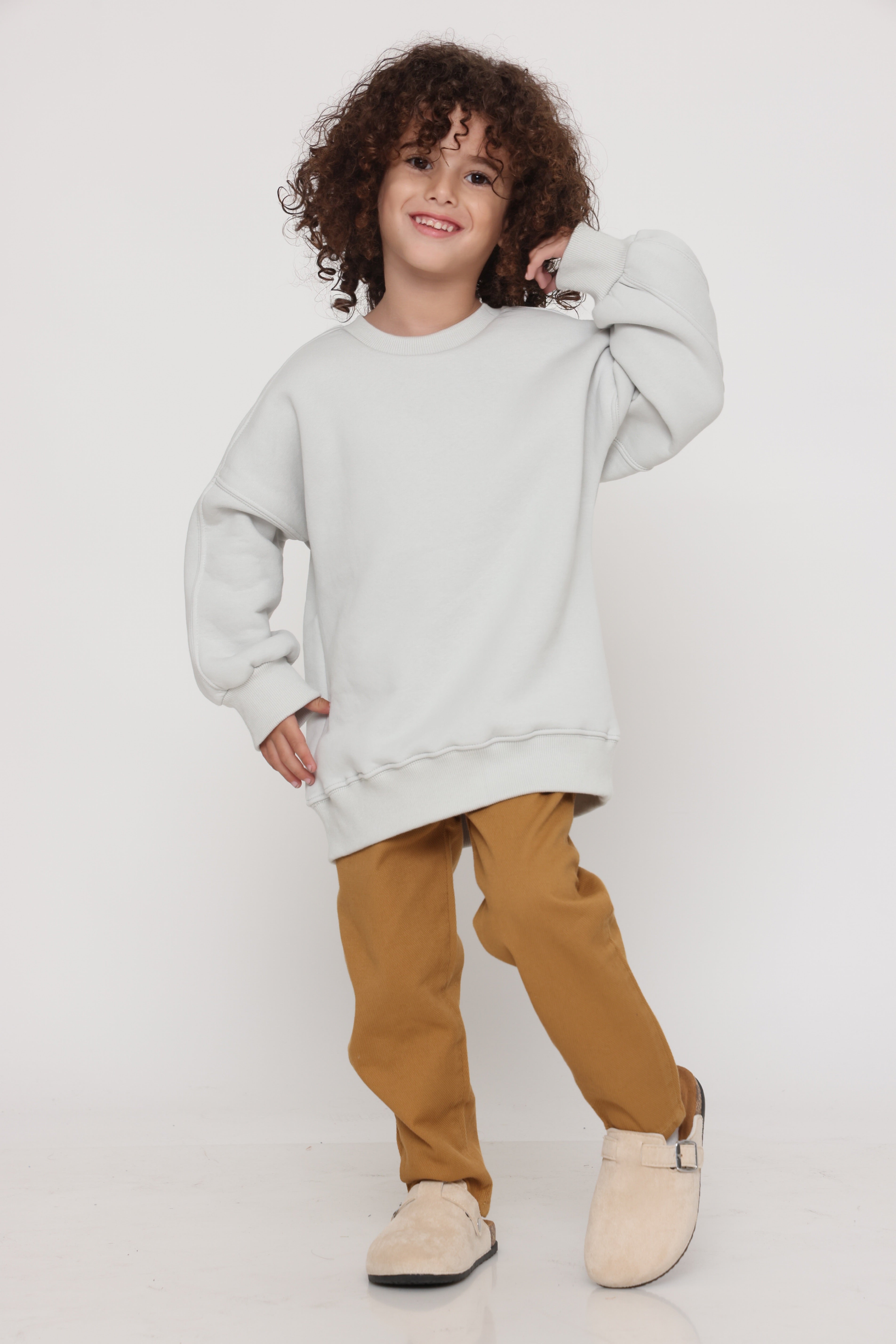 פוטר אוברסייז חלק בגוון לבן אפרפר