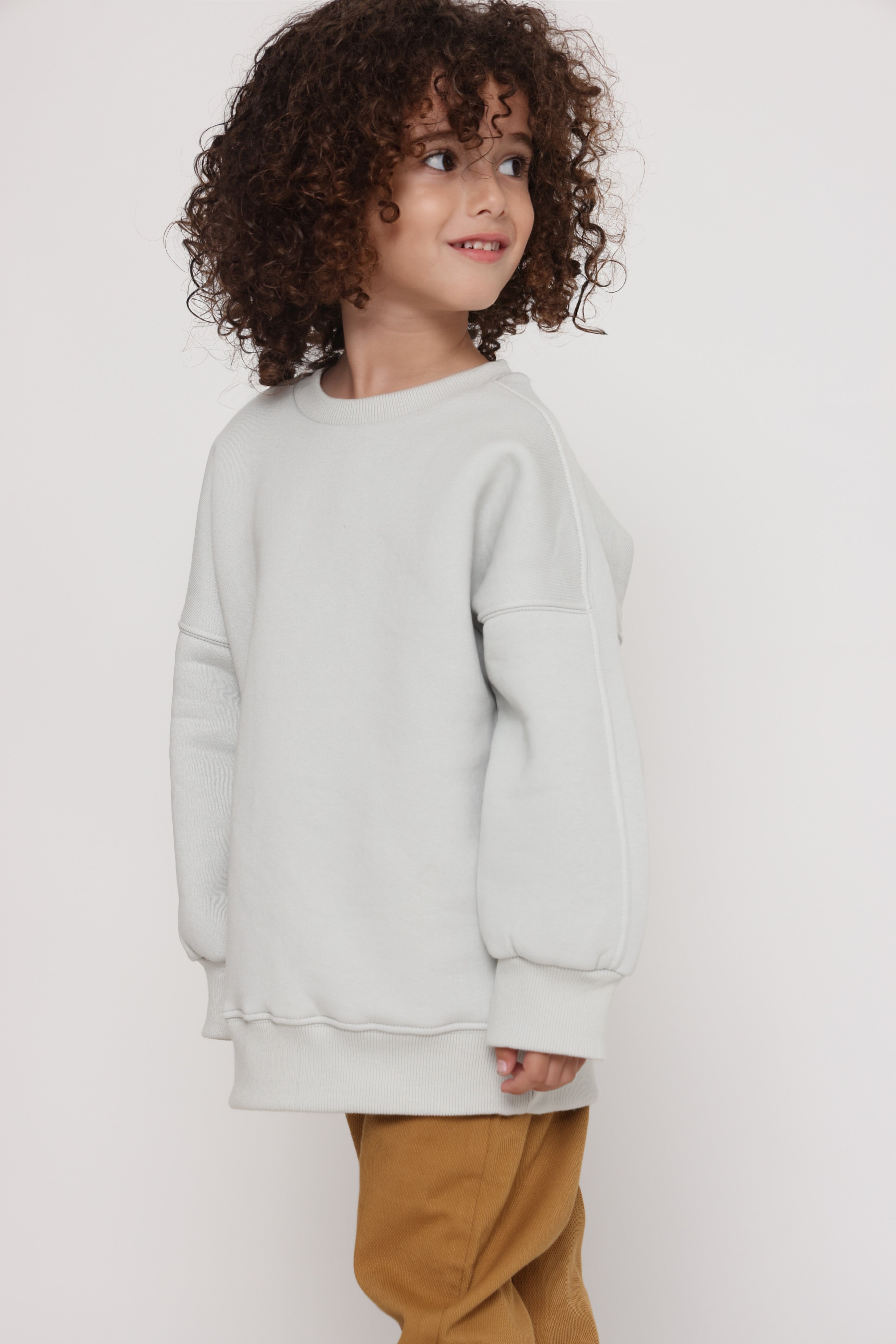 פוטר אוברסייז חלק בגוון לבן אפרפר