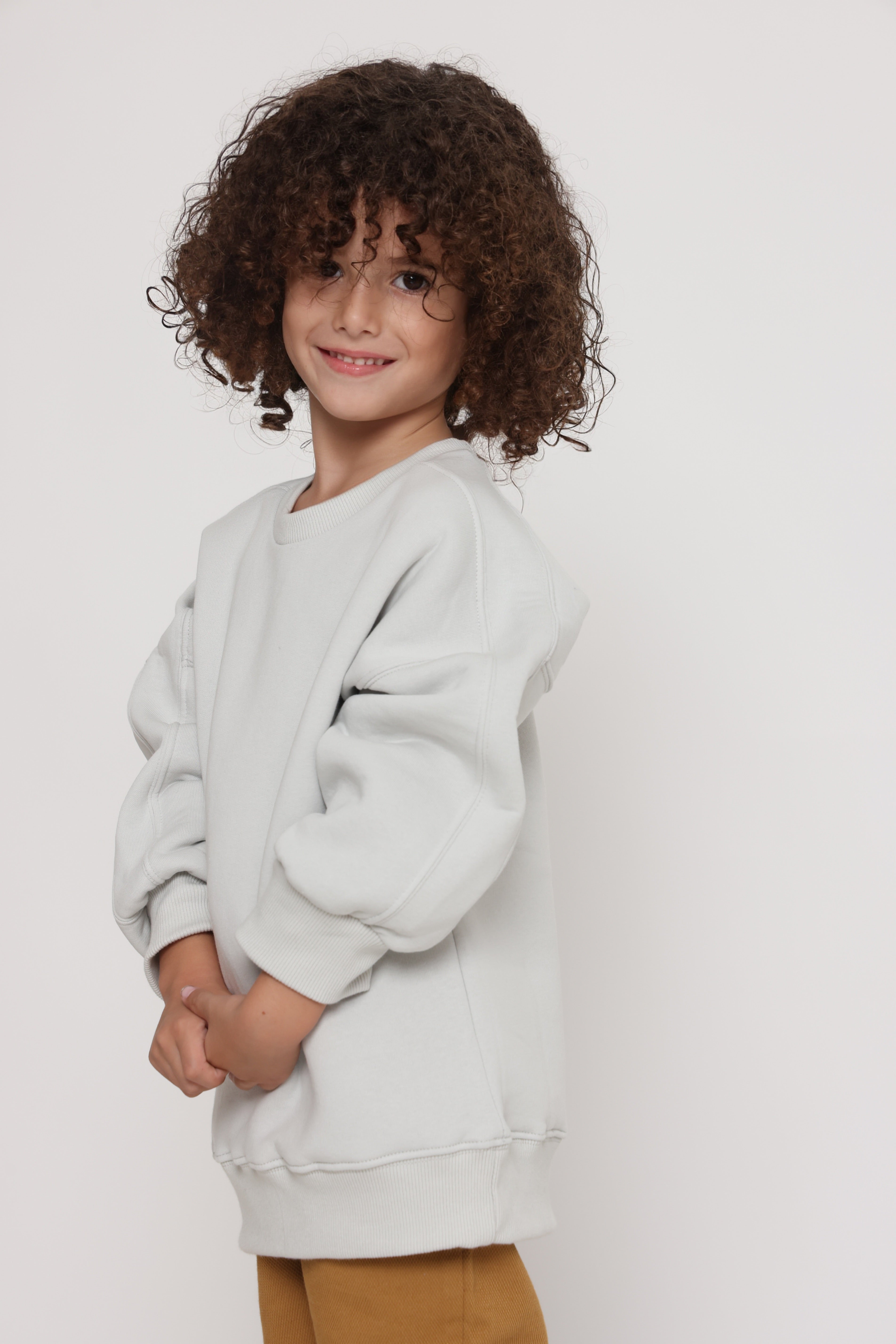 פוטר אוברסייז חלק בגוון לבן אפרפר