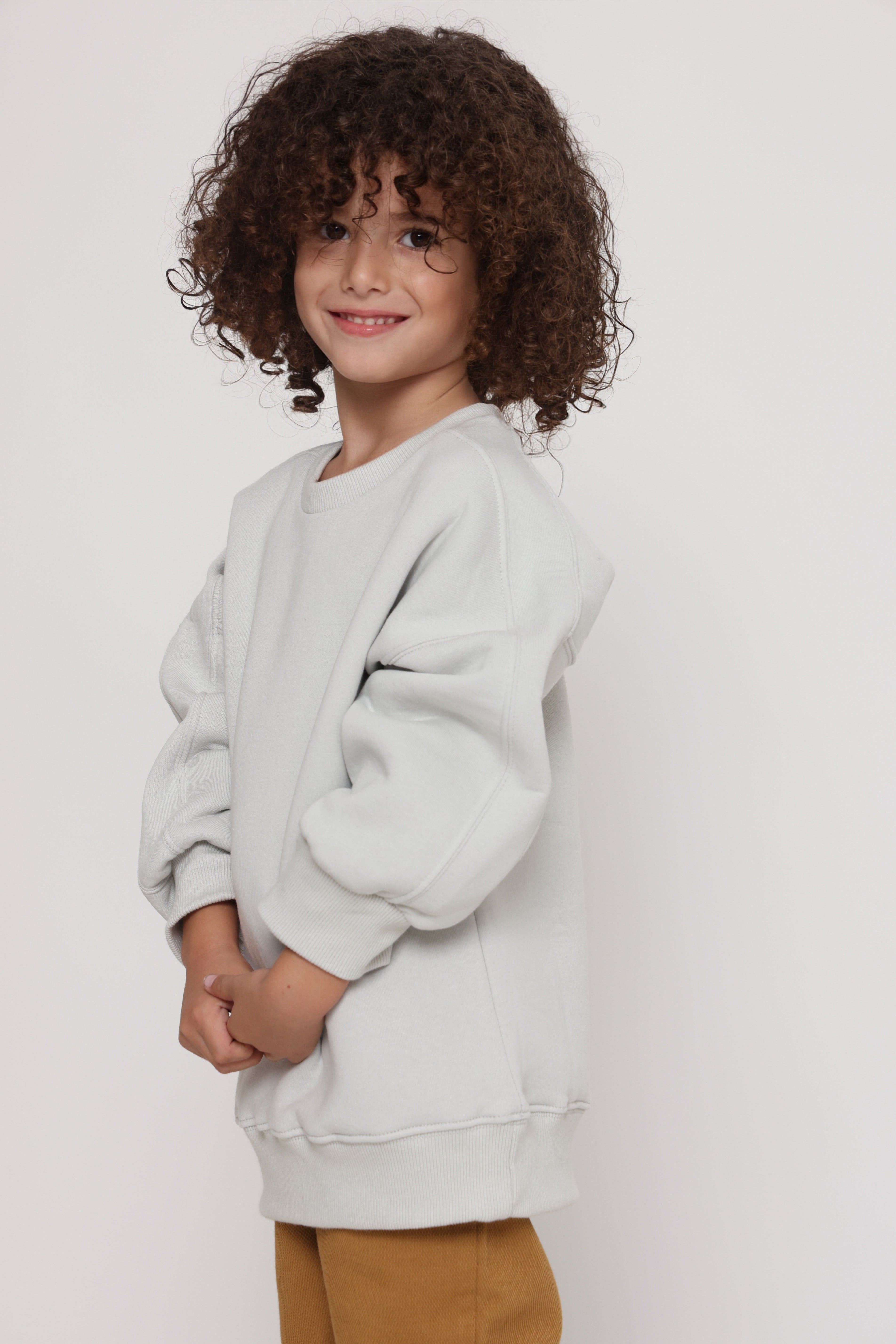 פוטר אוברסייז חלק בגוון לבן אפרפר