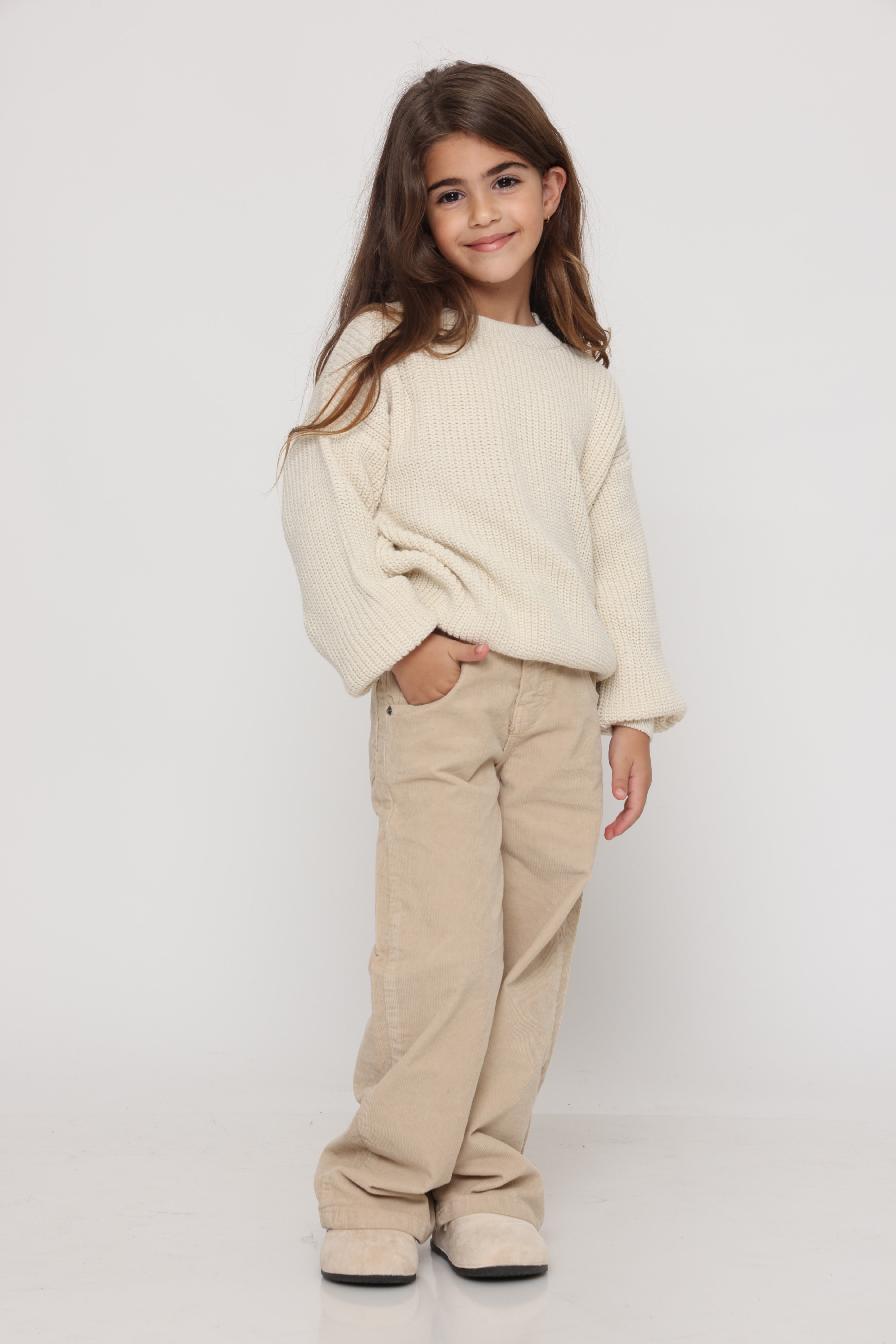 סוודר אוברסייז בגוון טבעי