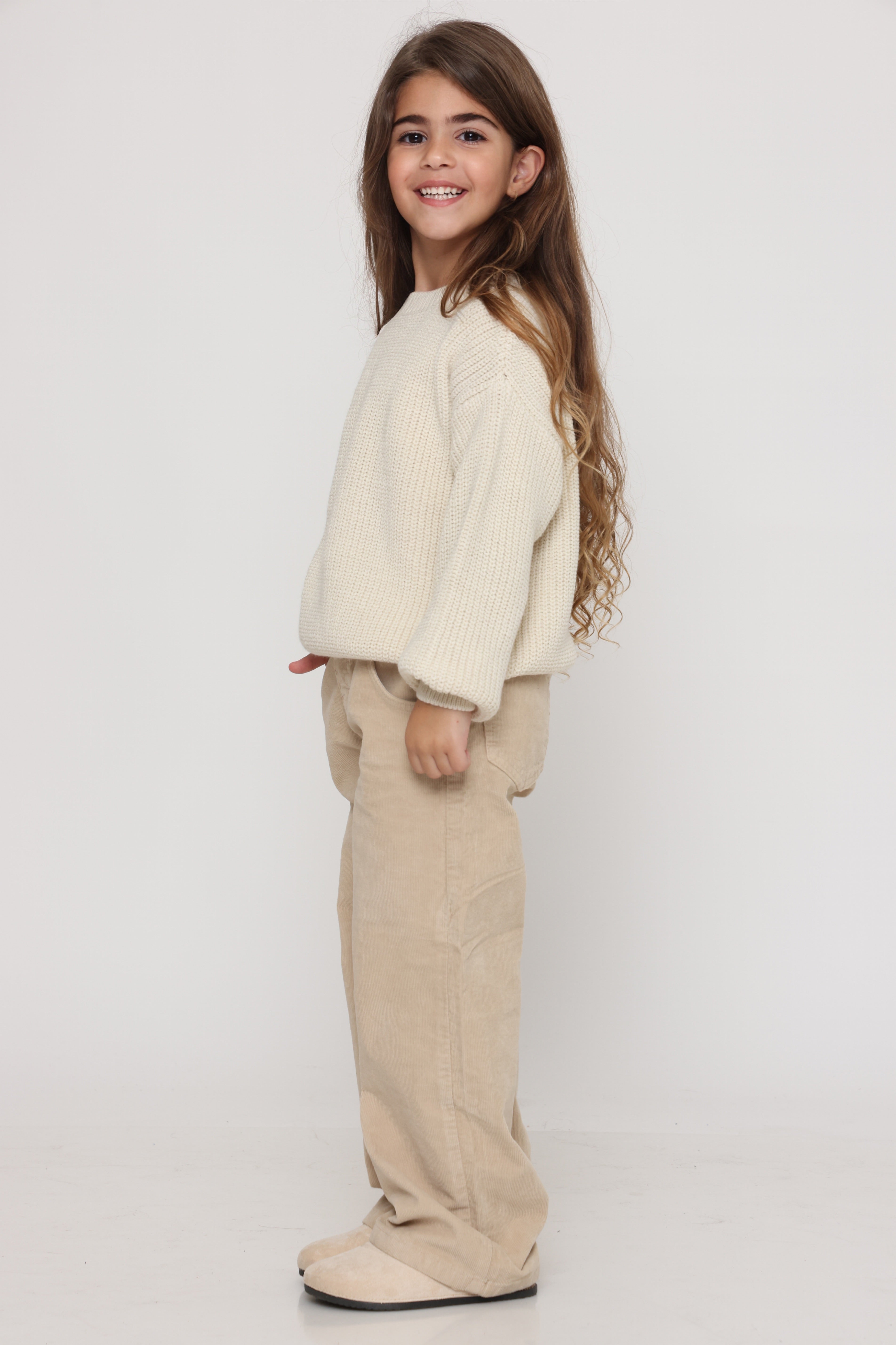 סוודר אוברסייז בגוון טבעי