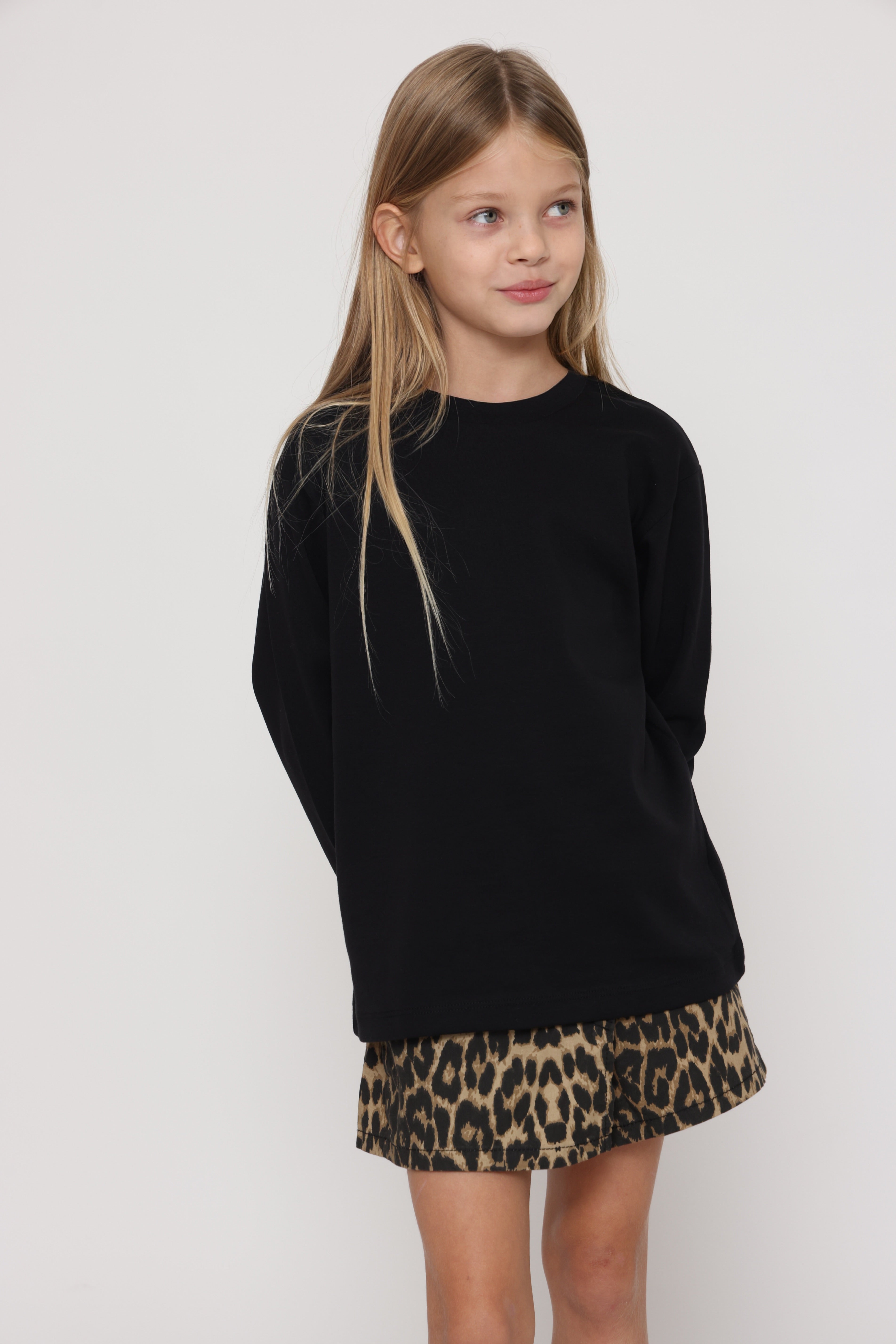 טי שירט קלאסית שרוול ארוך שחור