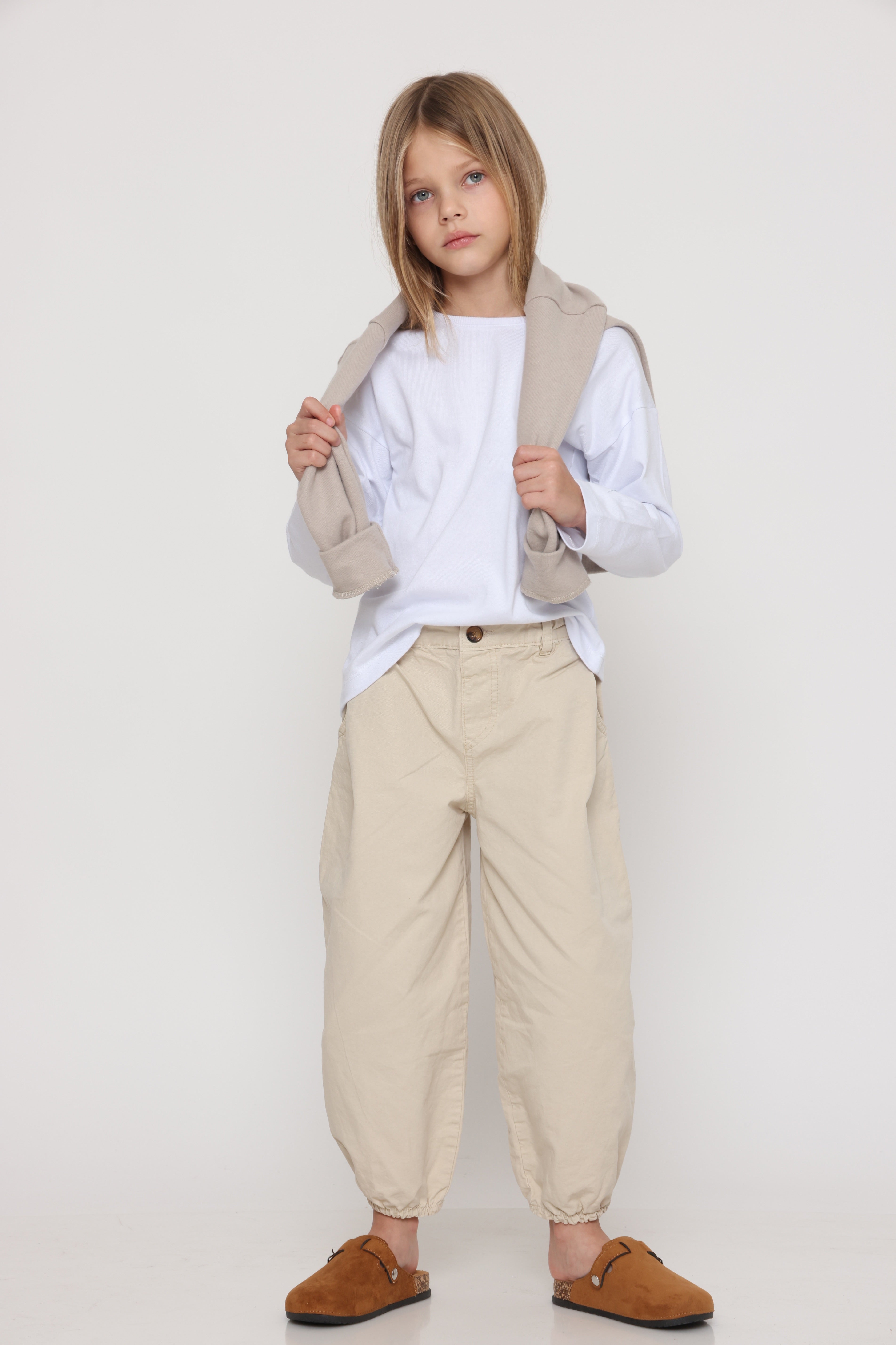 טי שירט קלאסית לבנה שרוול ארוך