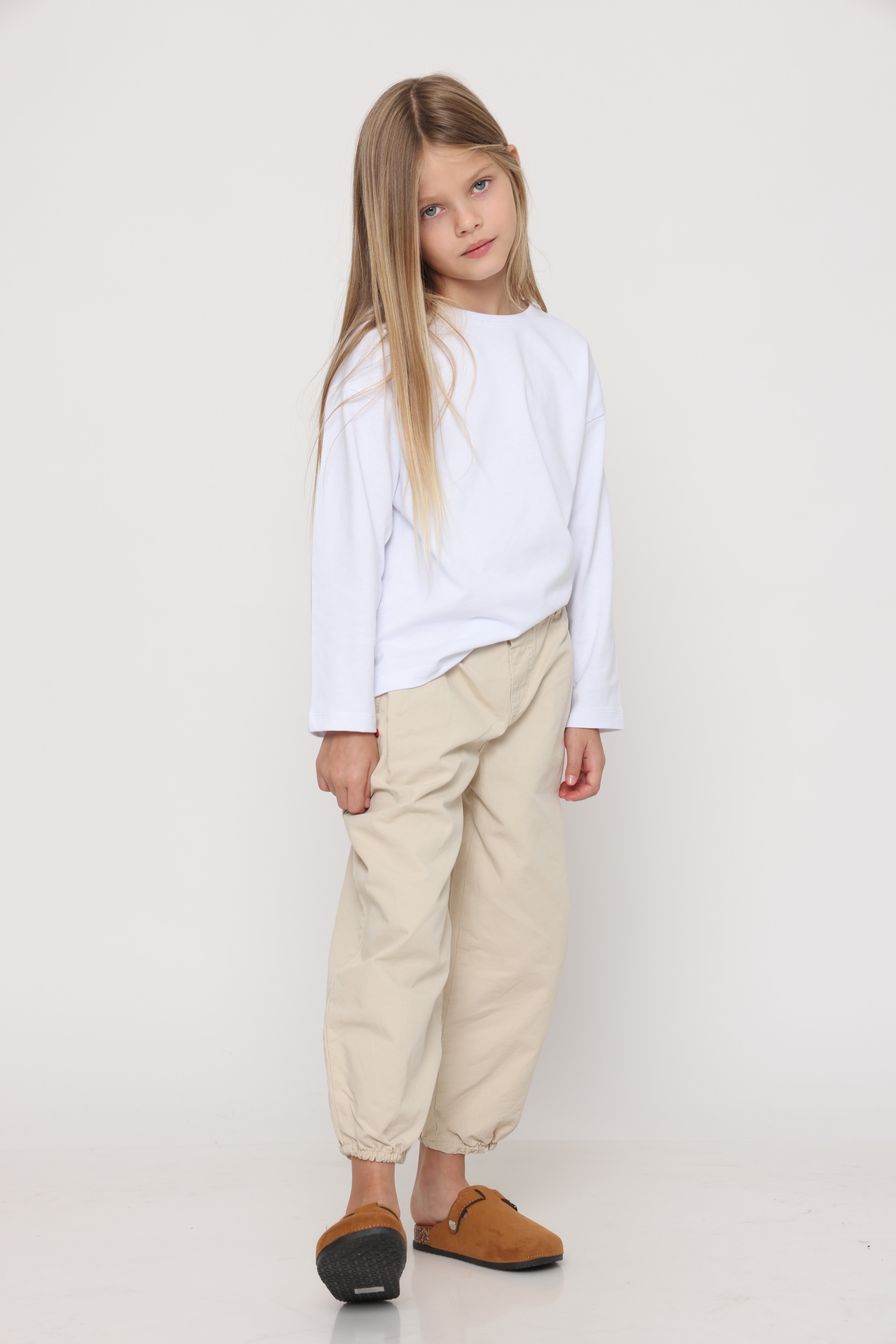 טי שירט קלאסית לבנה שרוול ארוך