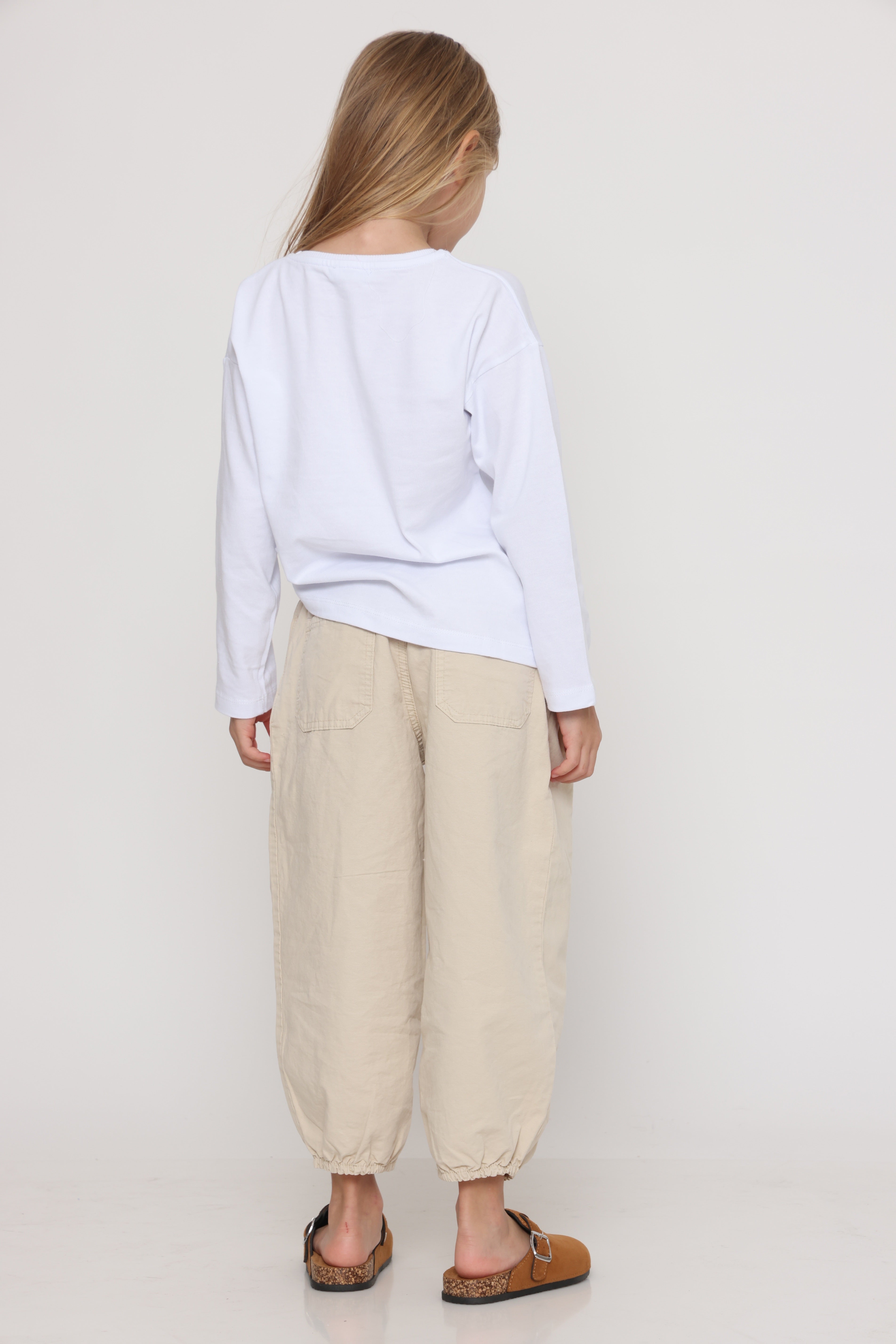 טי שירט קלאסית לבנה שרוול ארוך