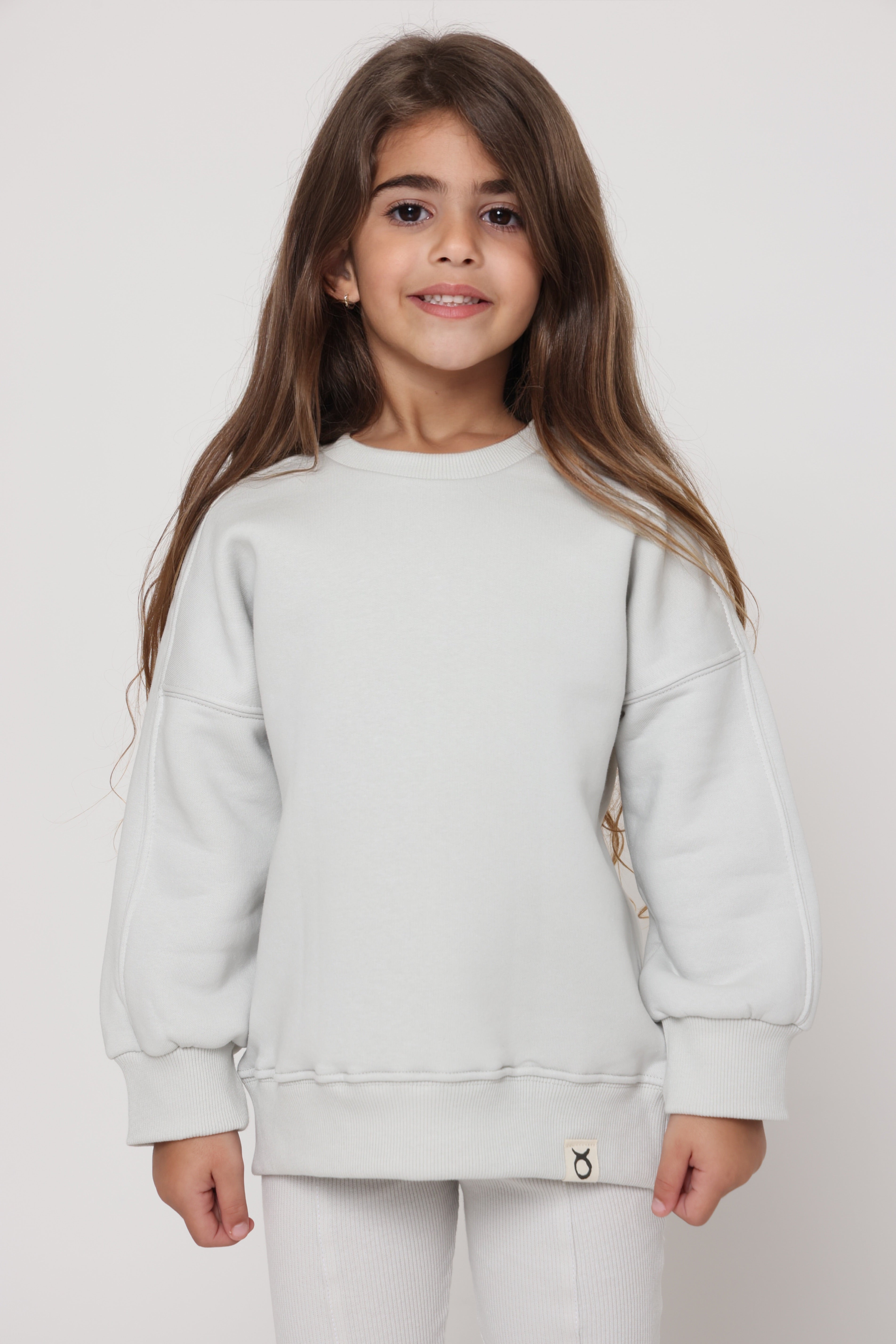 פוטר אוברסייז חלק בגוון לבן אפרפר