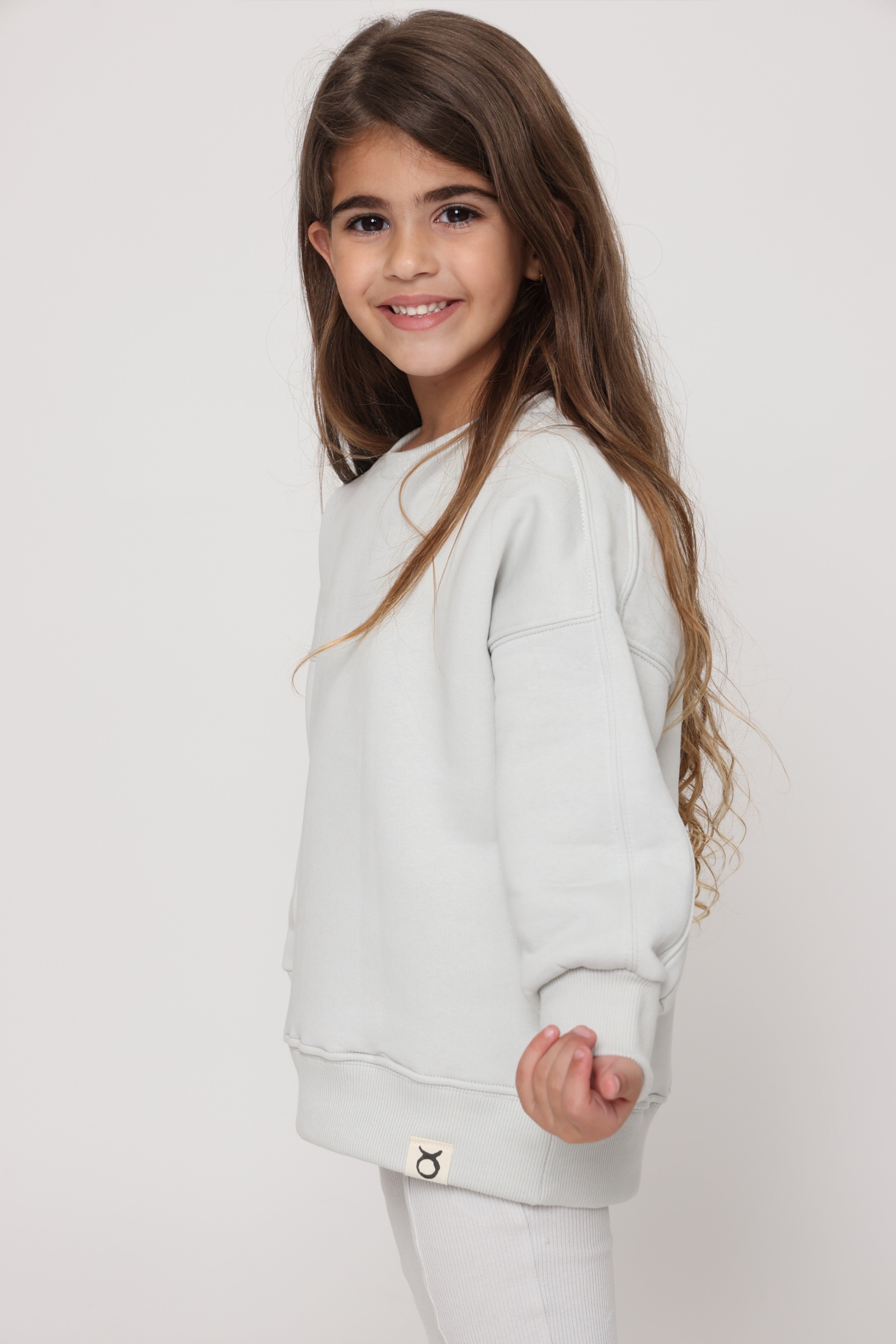 פוטר אוברסייז חלק בגוון לבן אפרפר