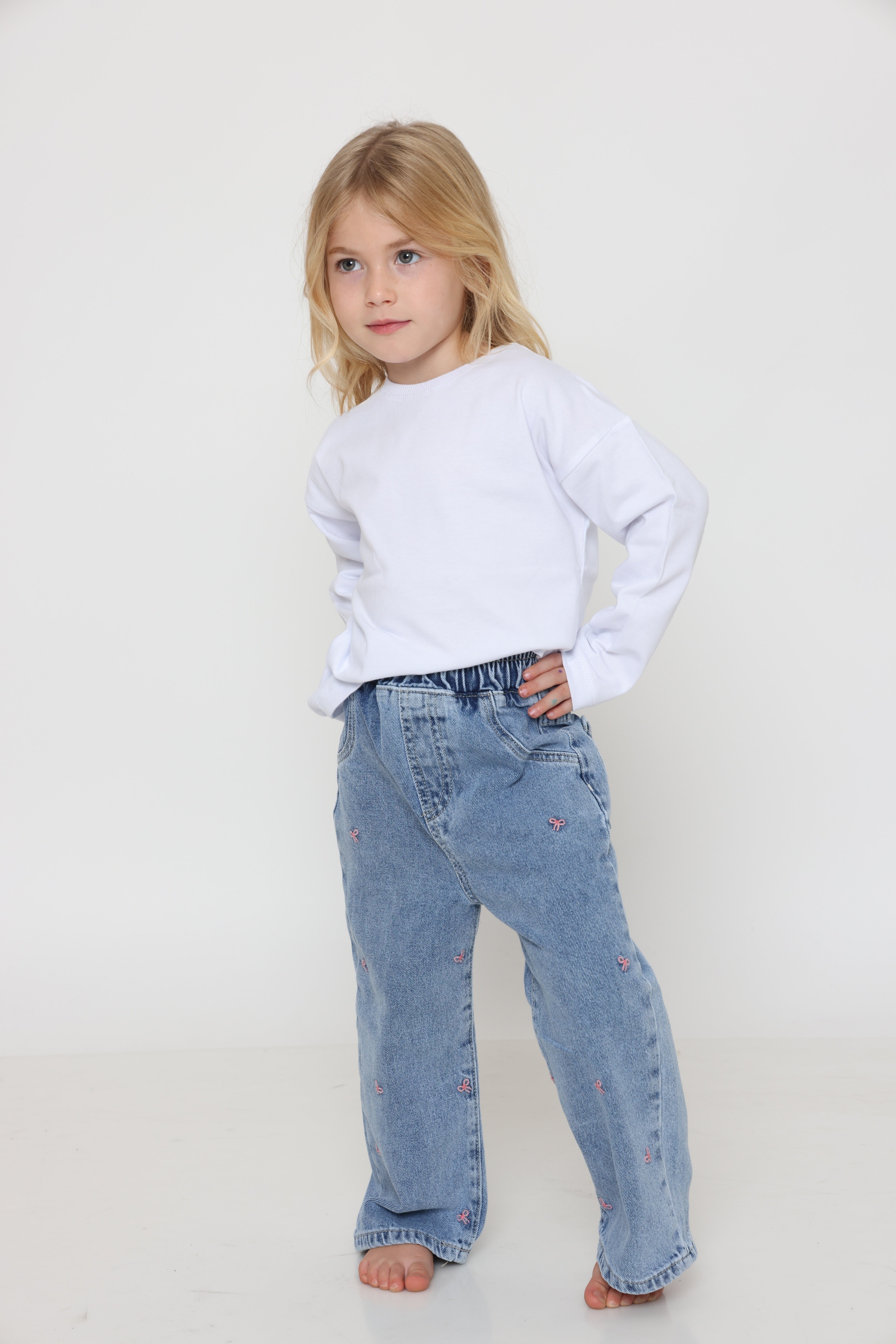 ג׳ינס פפיונים רקומים לילדה