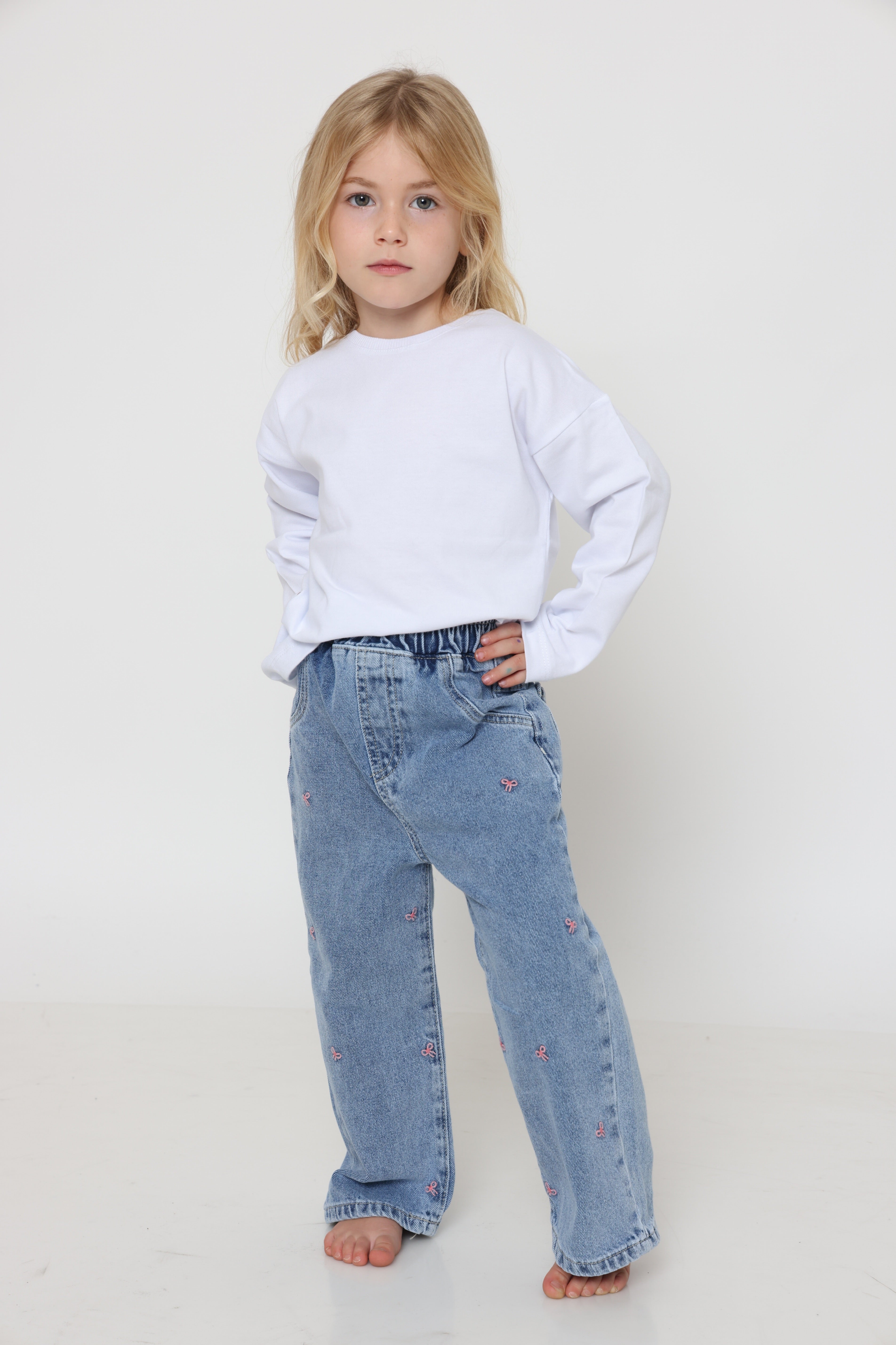 ג׳ינס פפיונים רקומים לילדה