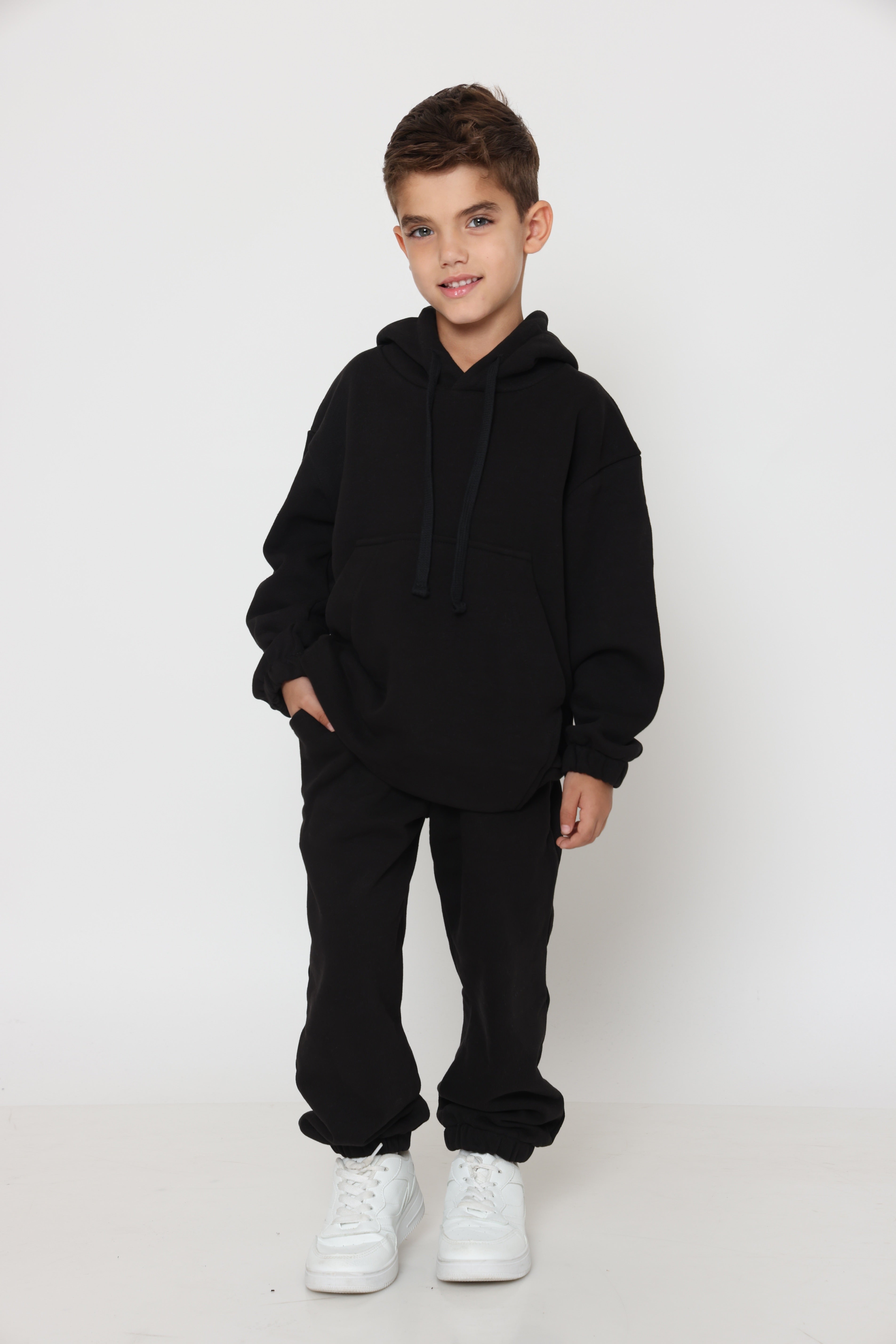 חליפת פוטר קלאסית עם קפוצון - שחור