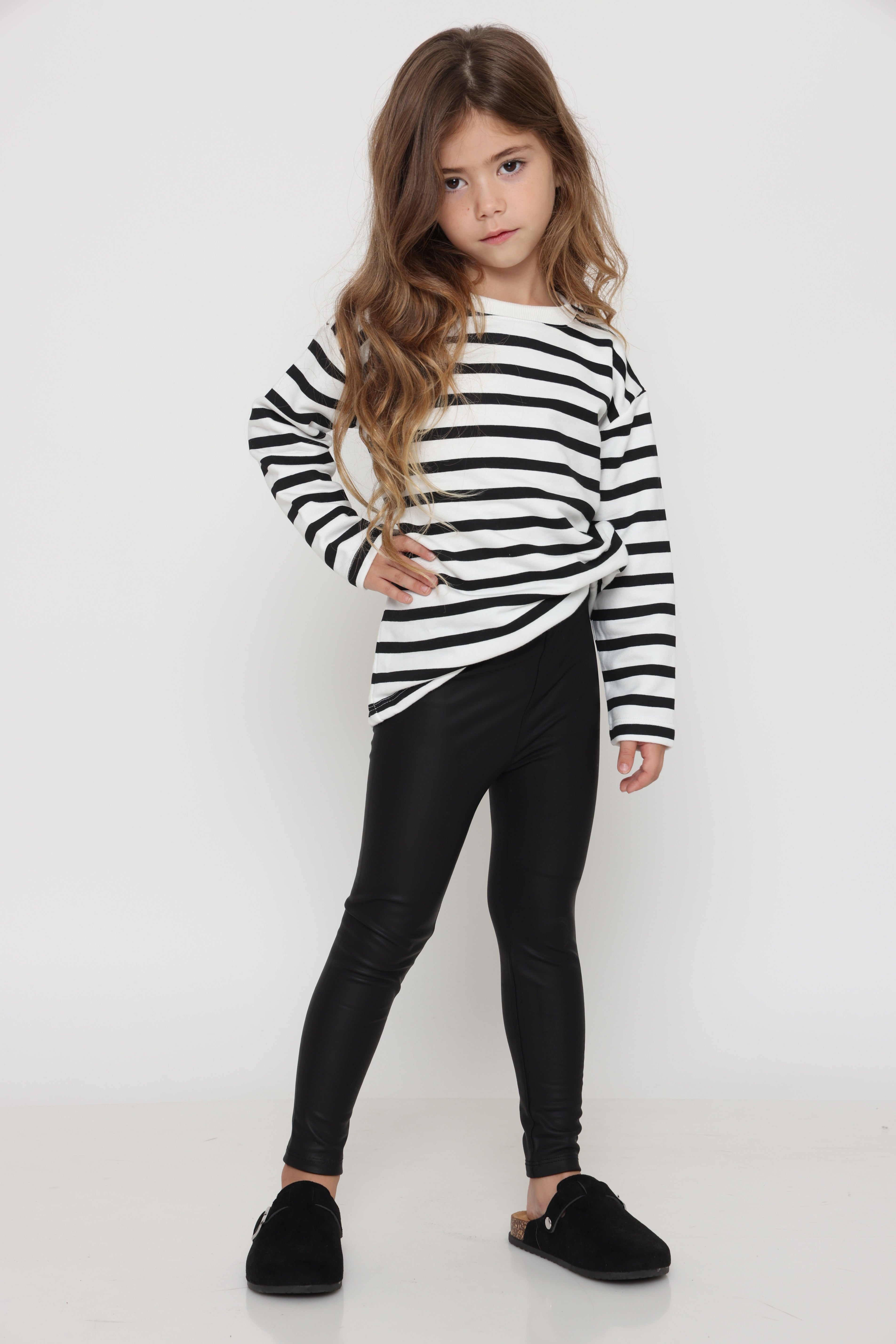 טייץ עור מט עם בטנה פליז