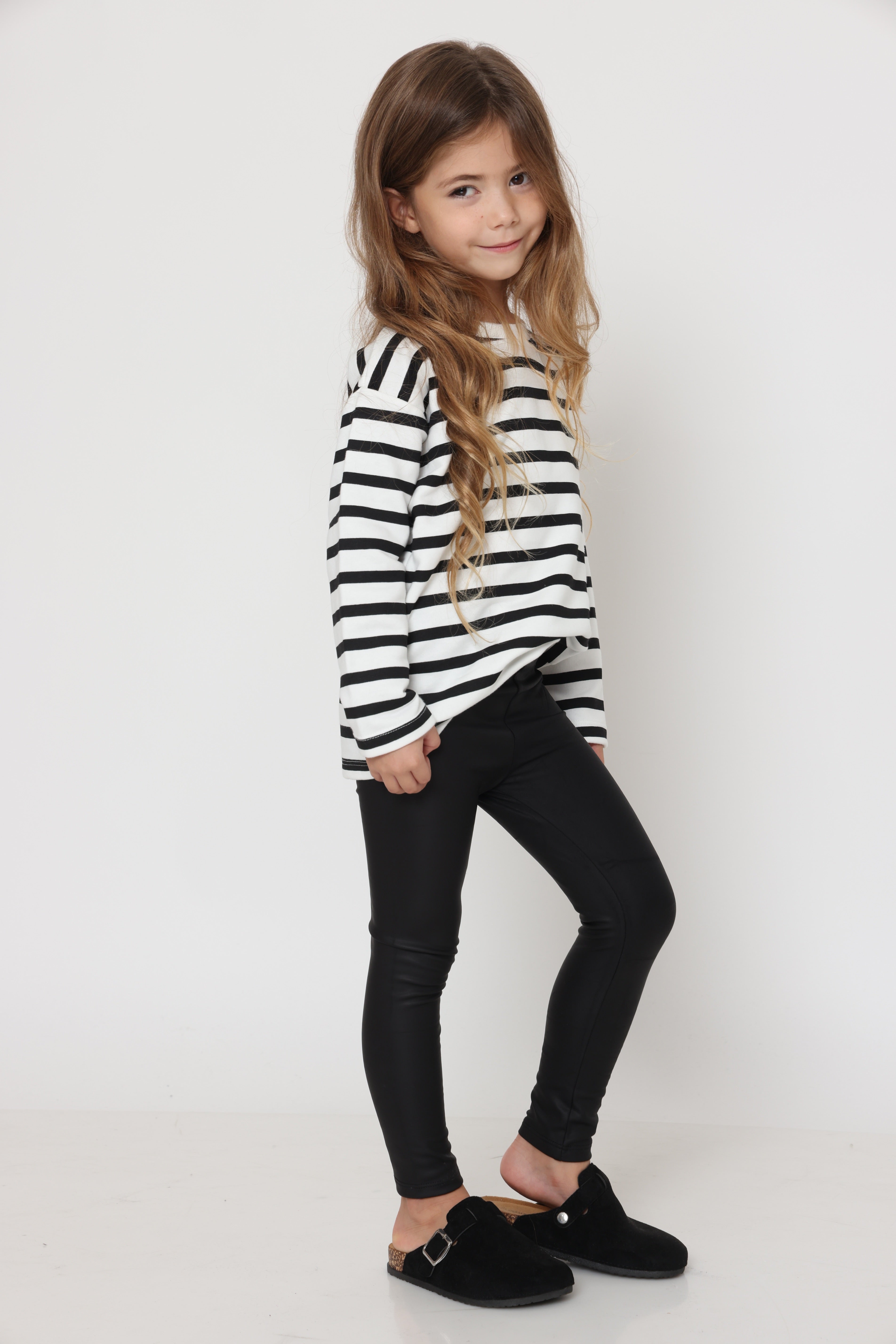 טייץ עור מט עם בטנה פליז