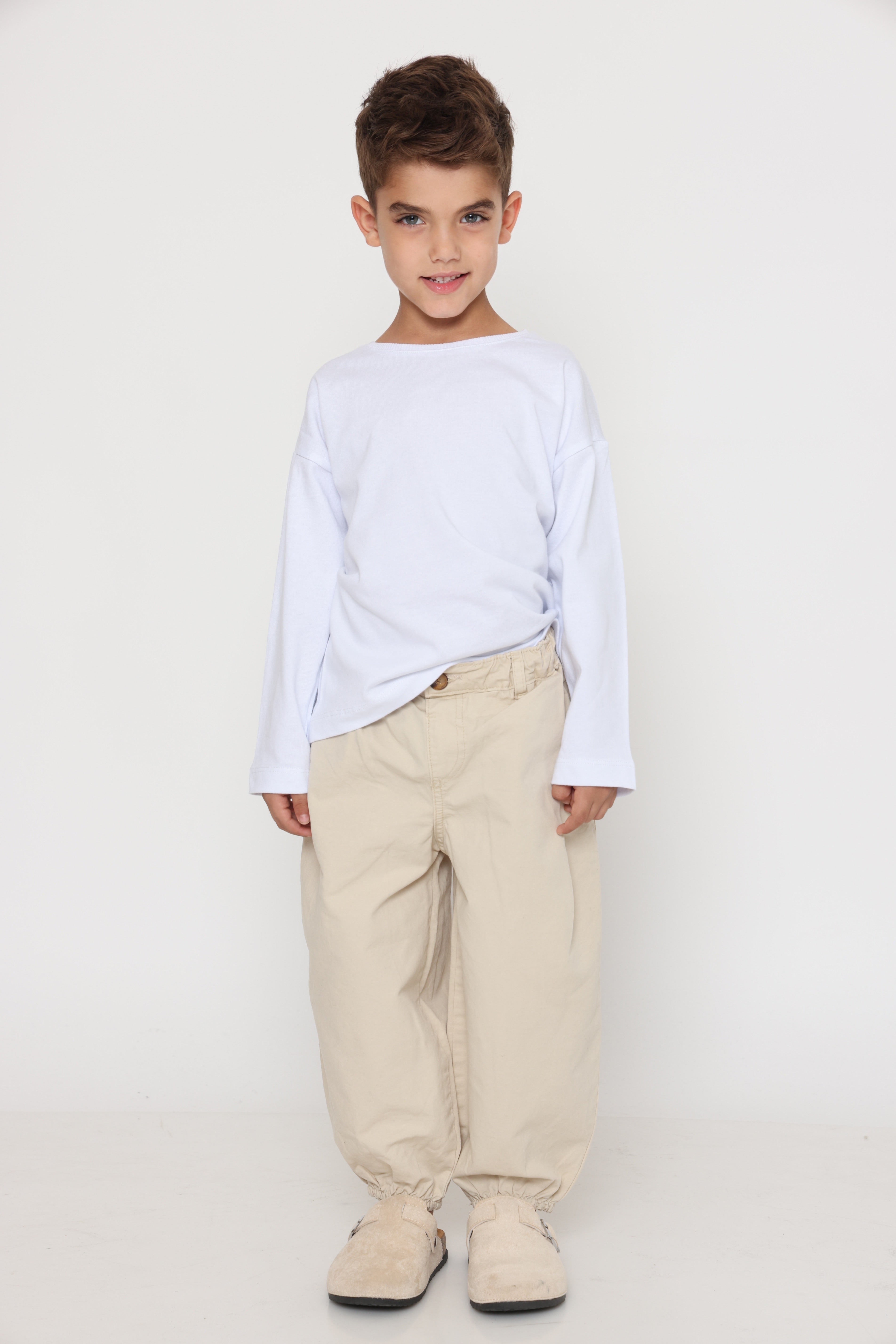 טי שירט קלאסית לבנה שרוול ארוך