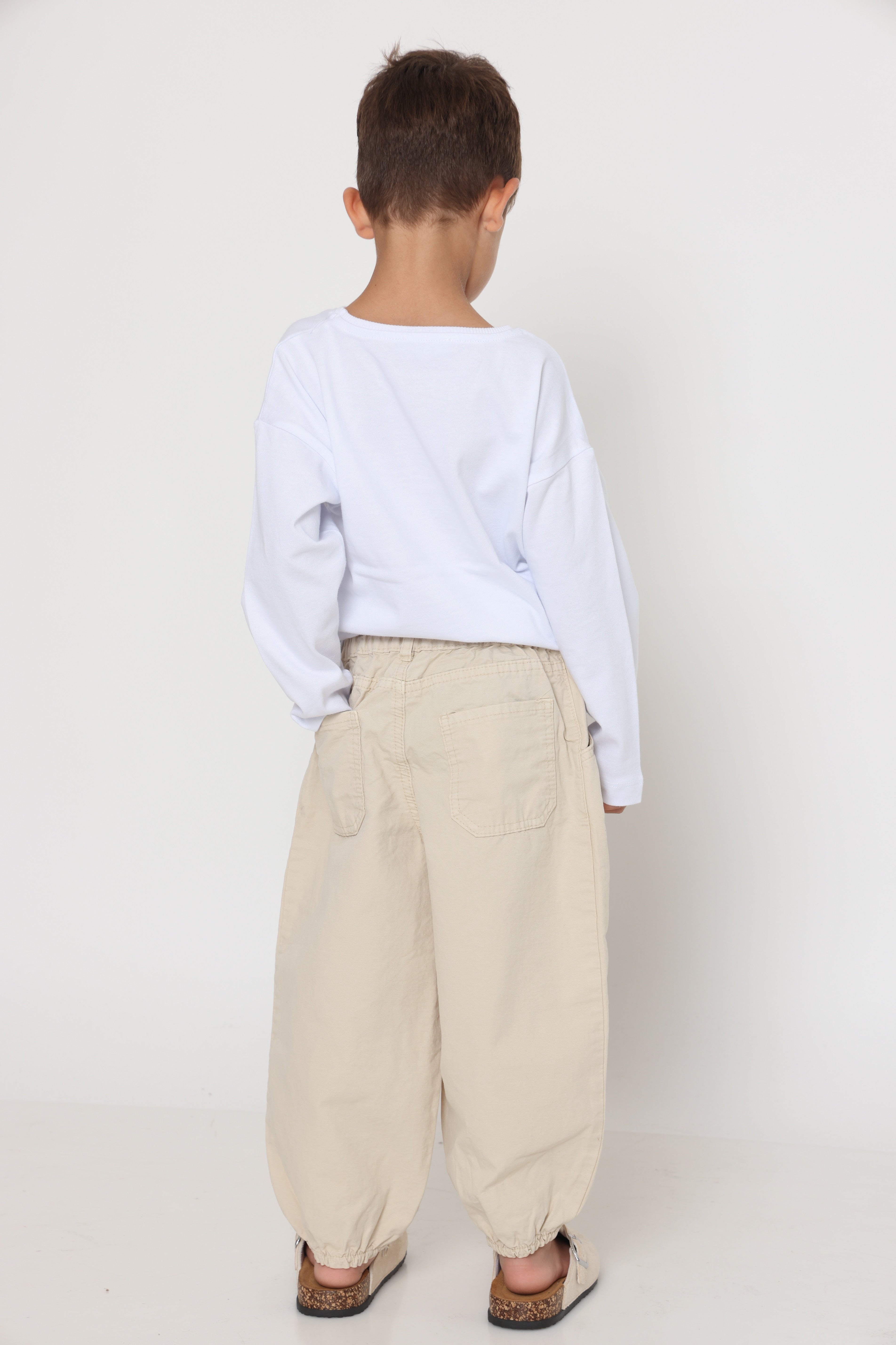 טי שירט קלאסית לבנה שרוול ארוך