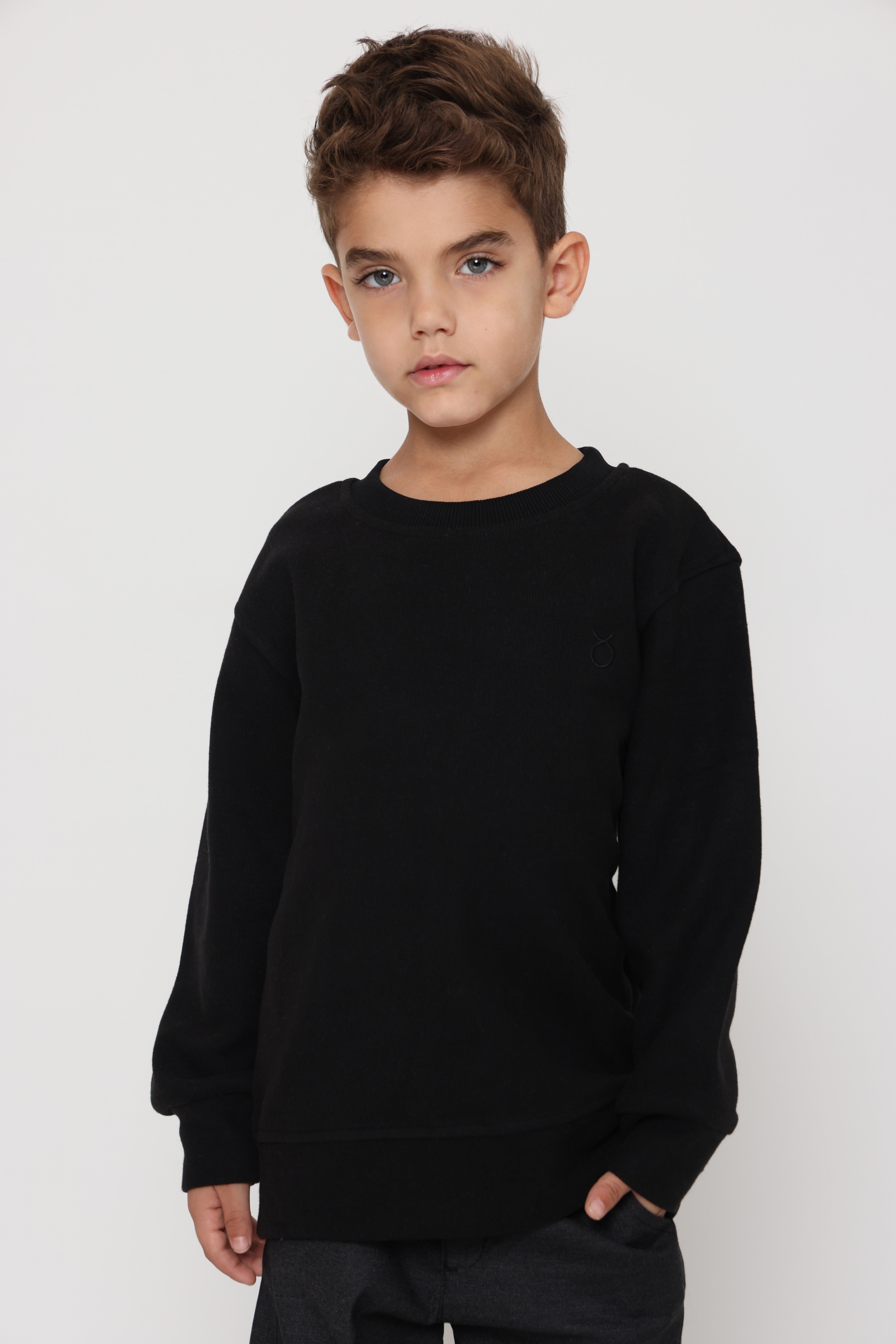 סווטשירט קלאסי צווארון עגול - שחור