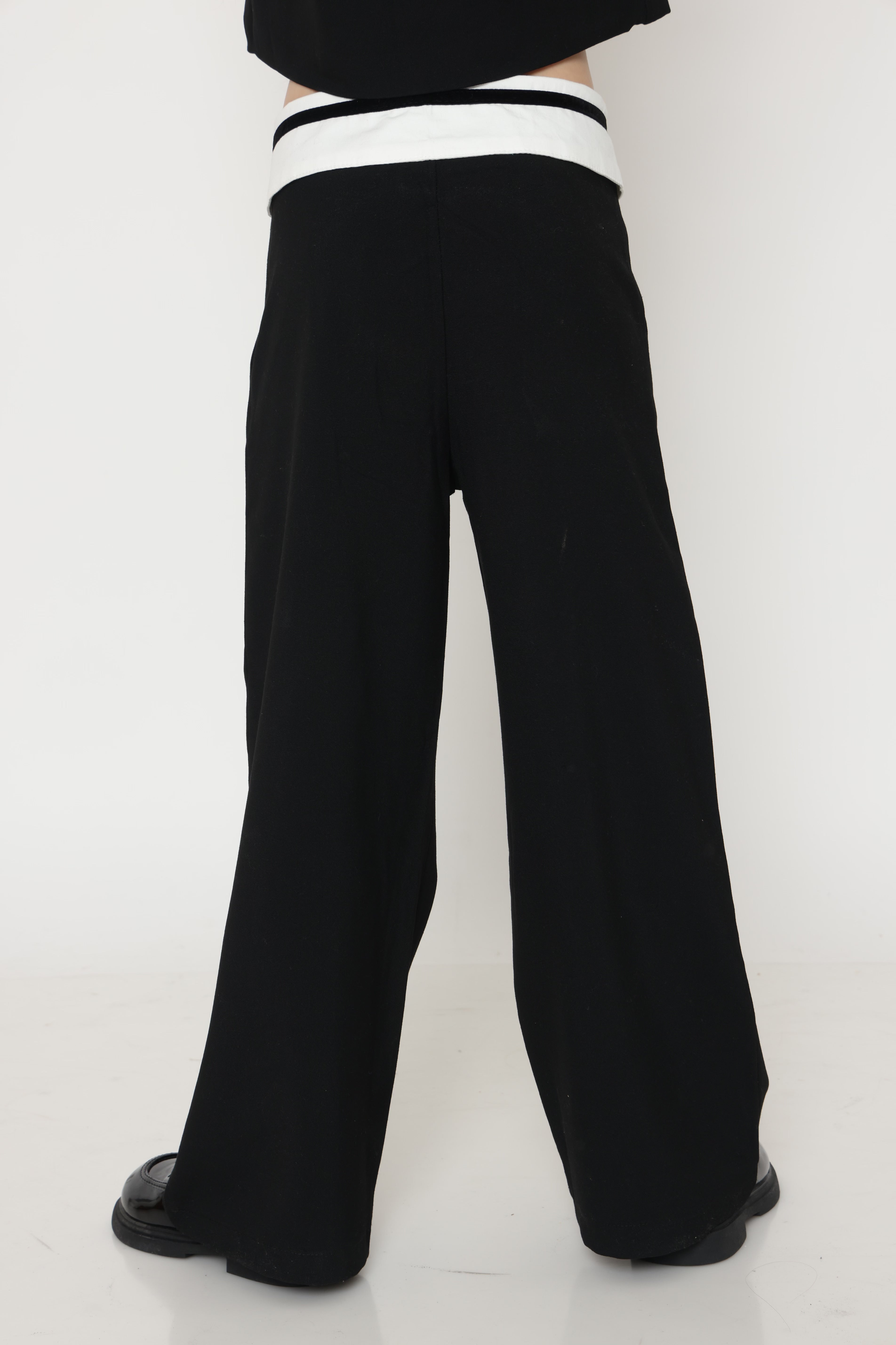 מכנס אלגנט שחור עם קיפול בחגורה