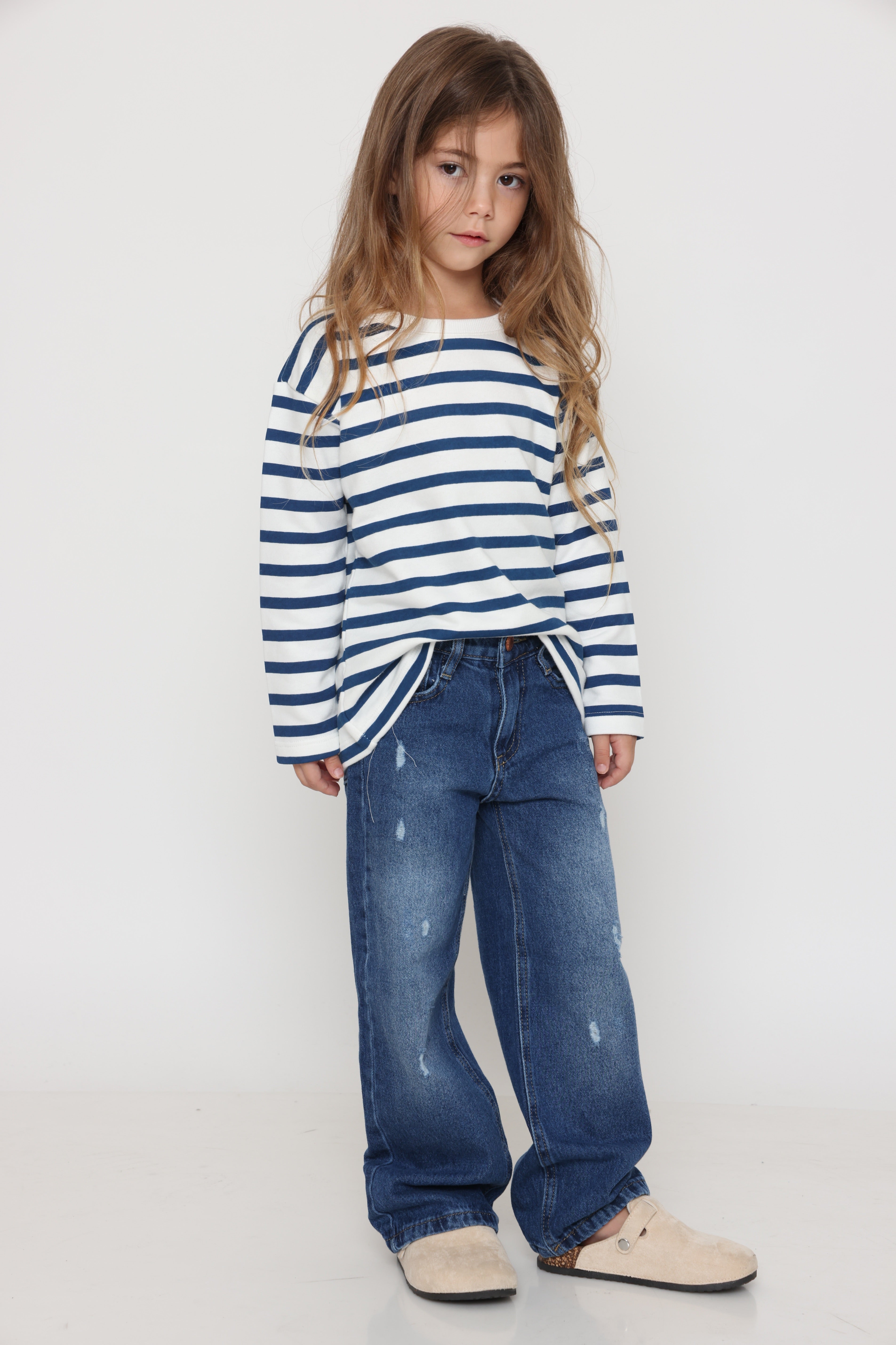 ג'ינס קלאסי לילדים בגזרה נוחה בצבע כחול