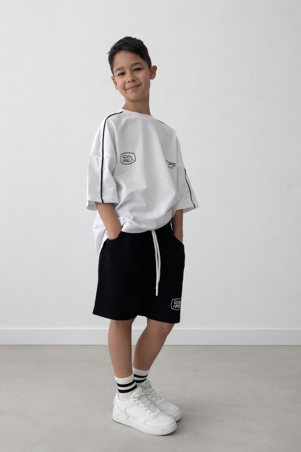 חליפת קזואל לבן שחור