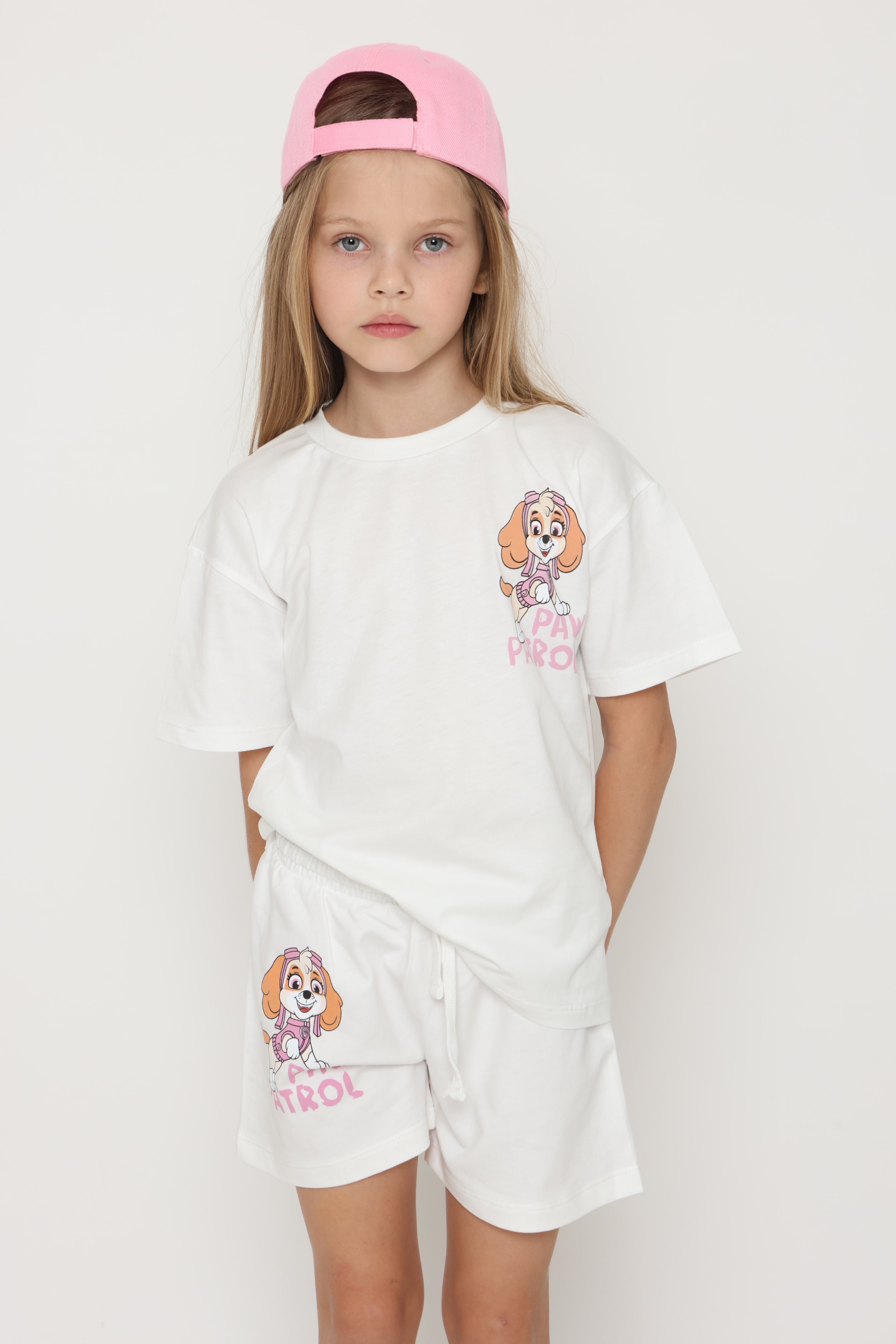 חליפה לבנה כלב