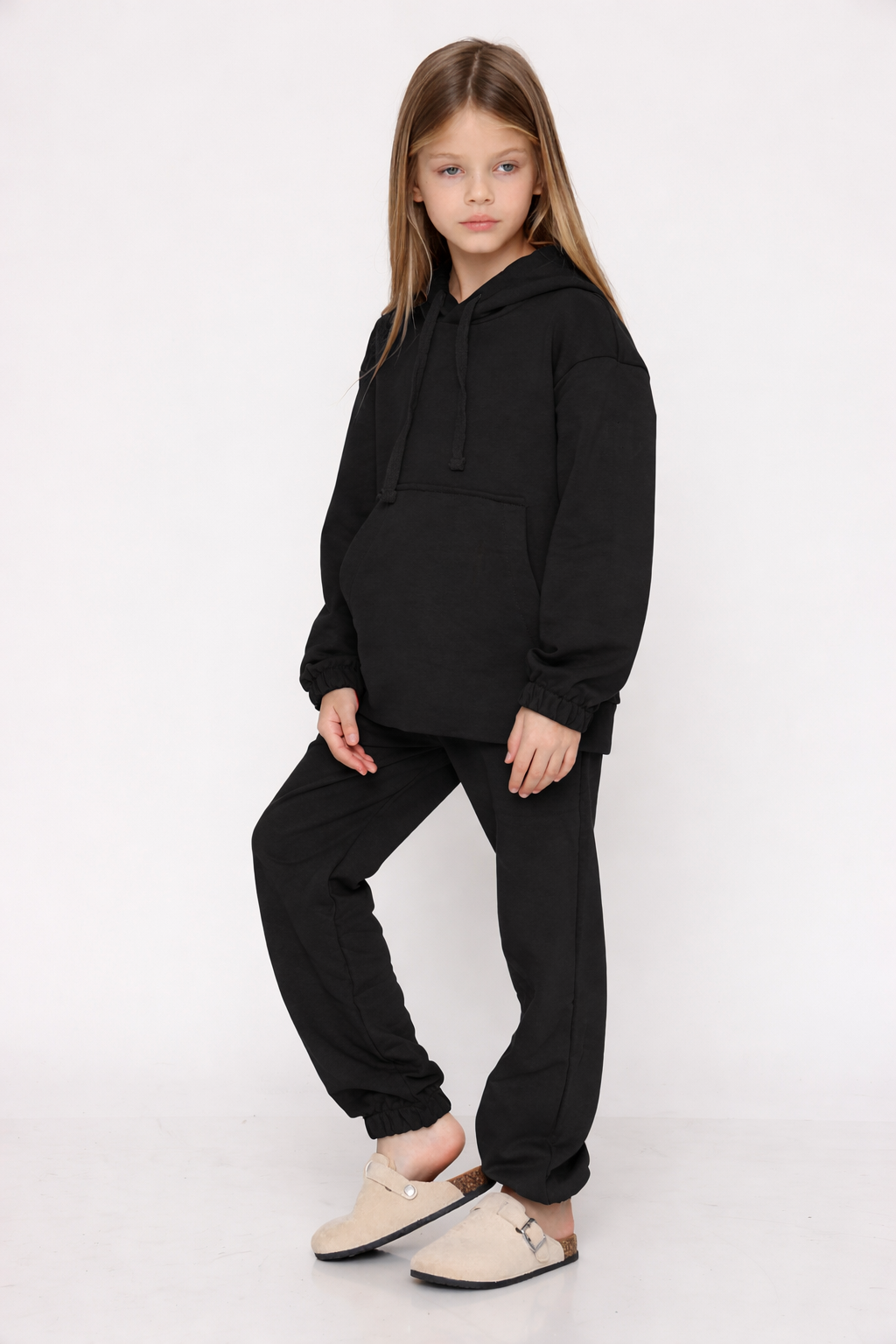 חליפת פוטר קלאסית עם קפוצון בצבע -שחור