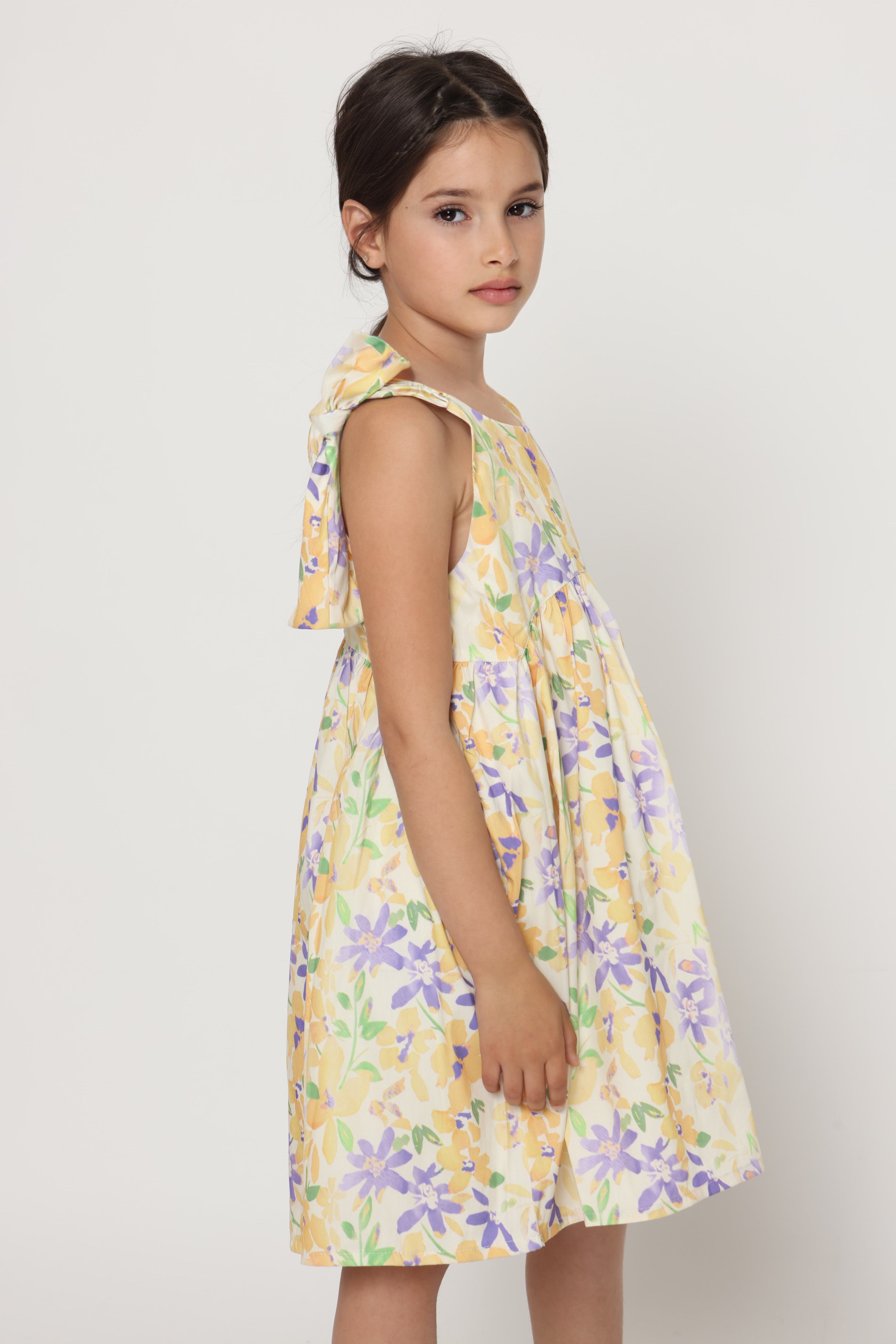 שמלה צהובה פרחונית