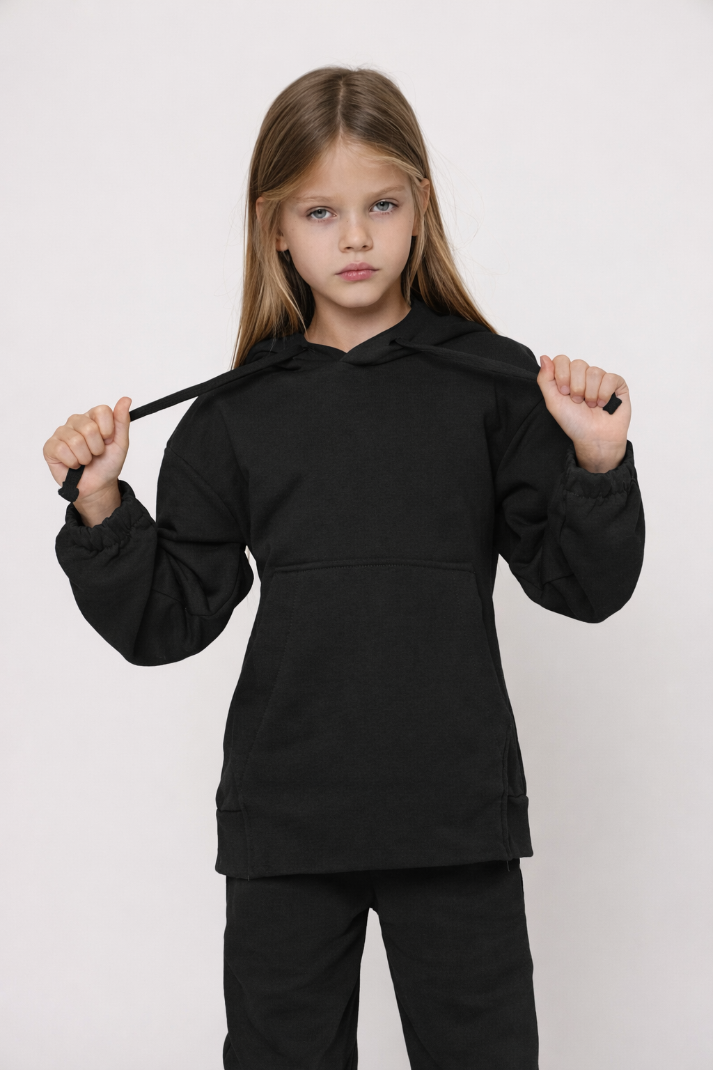 חליפת פוטר קלאסית עם קפוצון בצבע -שחור