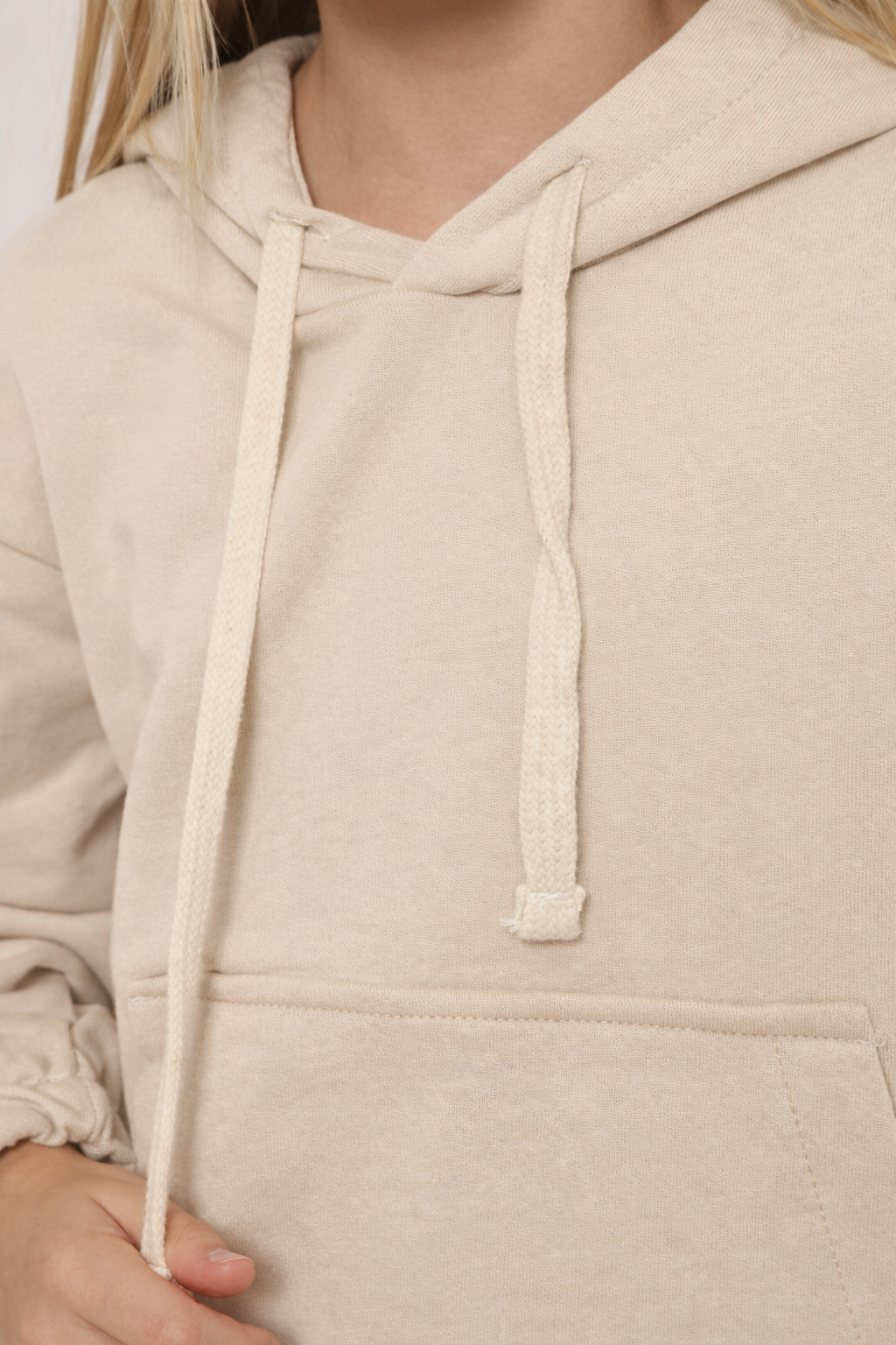 חליפת פוטר קלאסית עם קפוצון בצבע שמנת טבעי