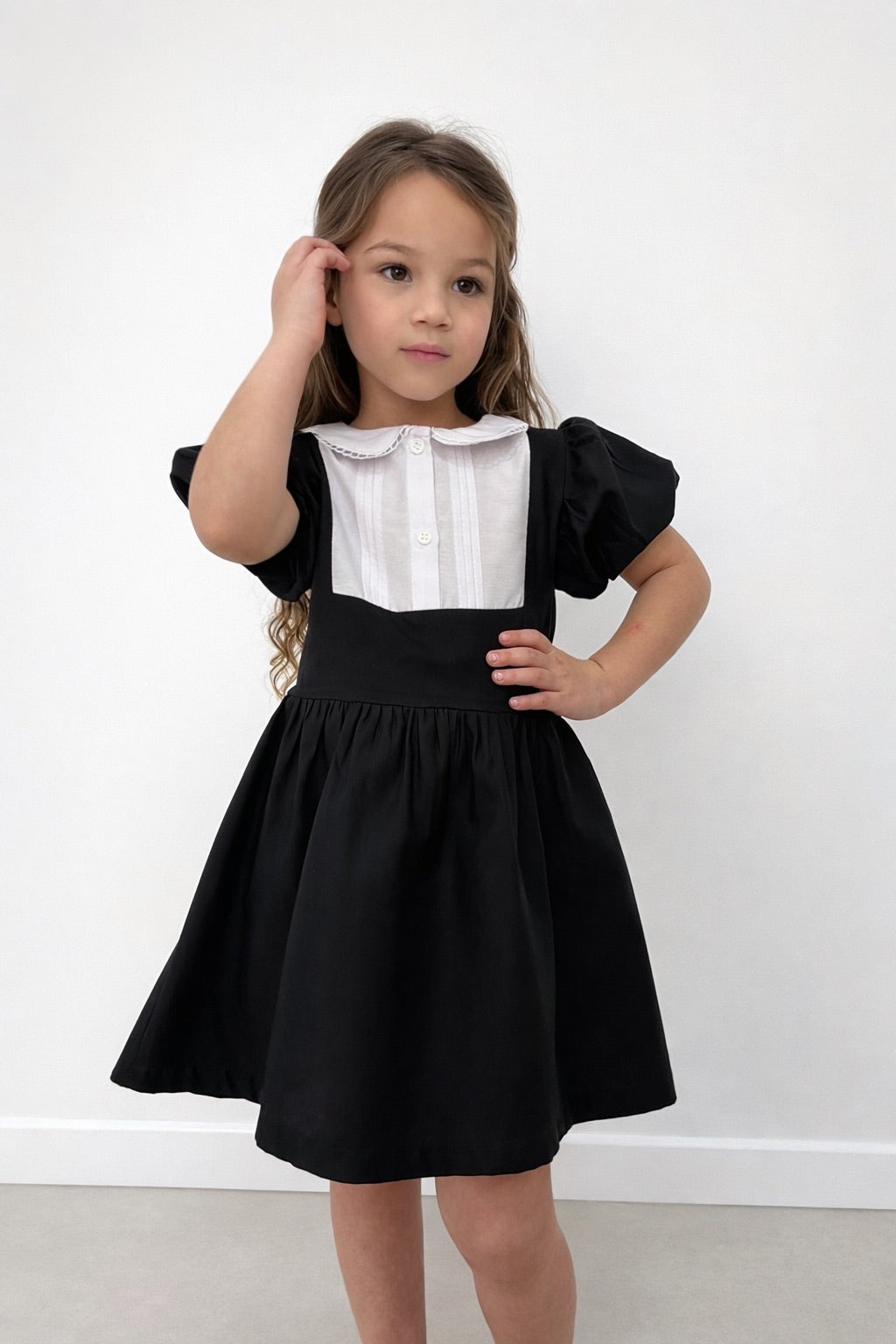 שמלת צווארון שחור - לבן