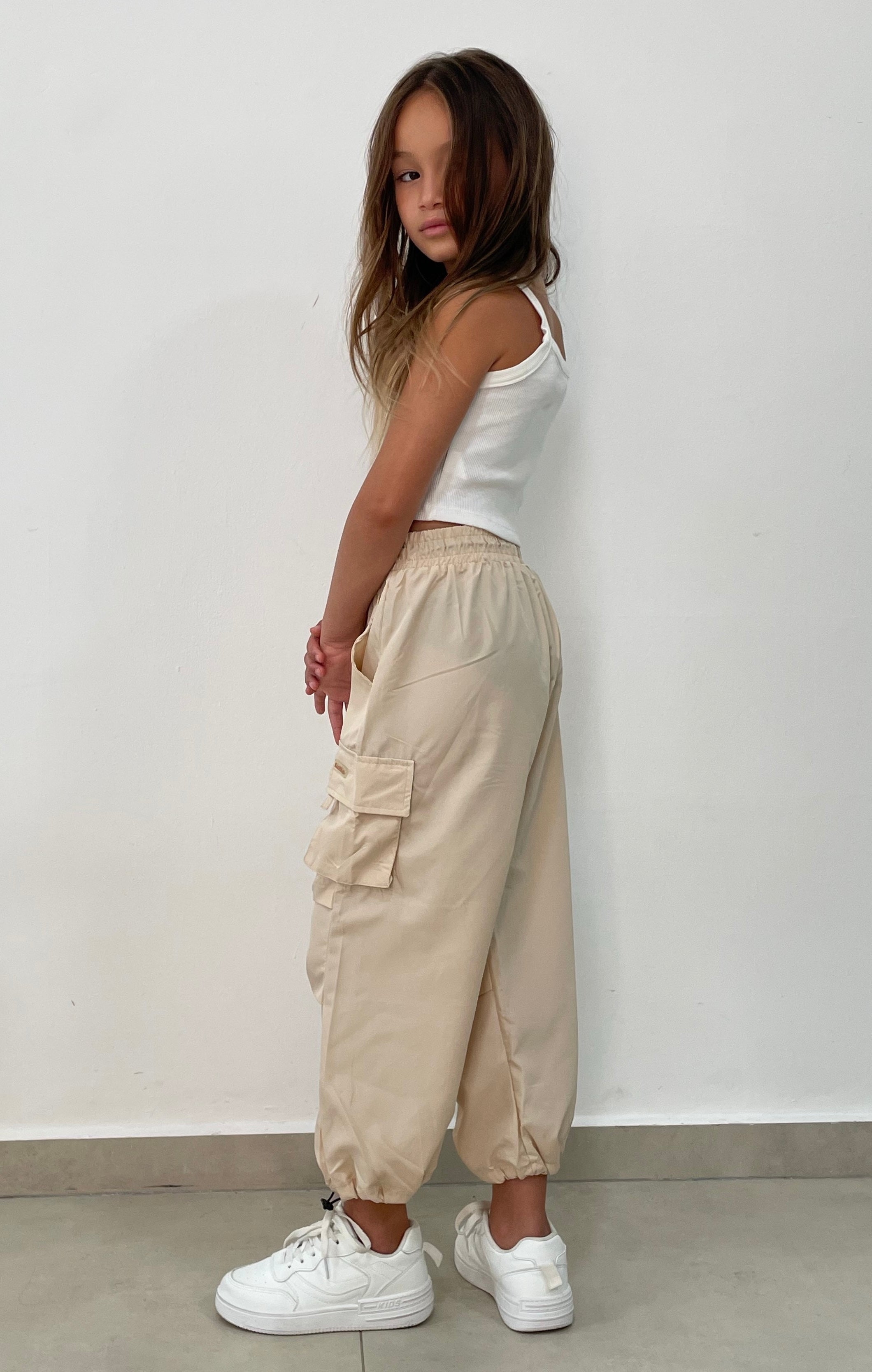 חליפת גופייה ומכנס דגמ״ח לילדות