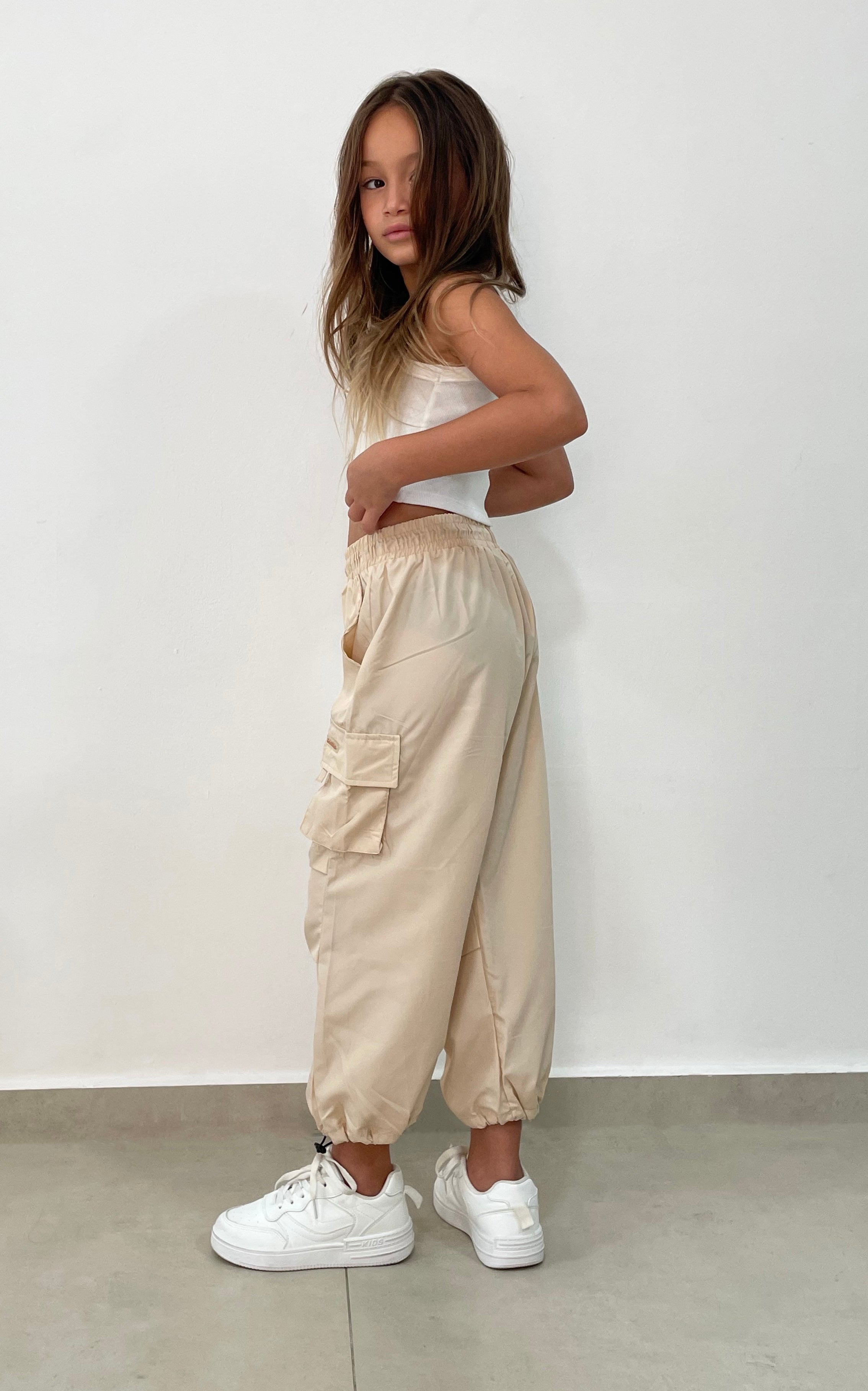 חליפת גופייה ומכנס דגמ״ח לילדות