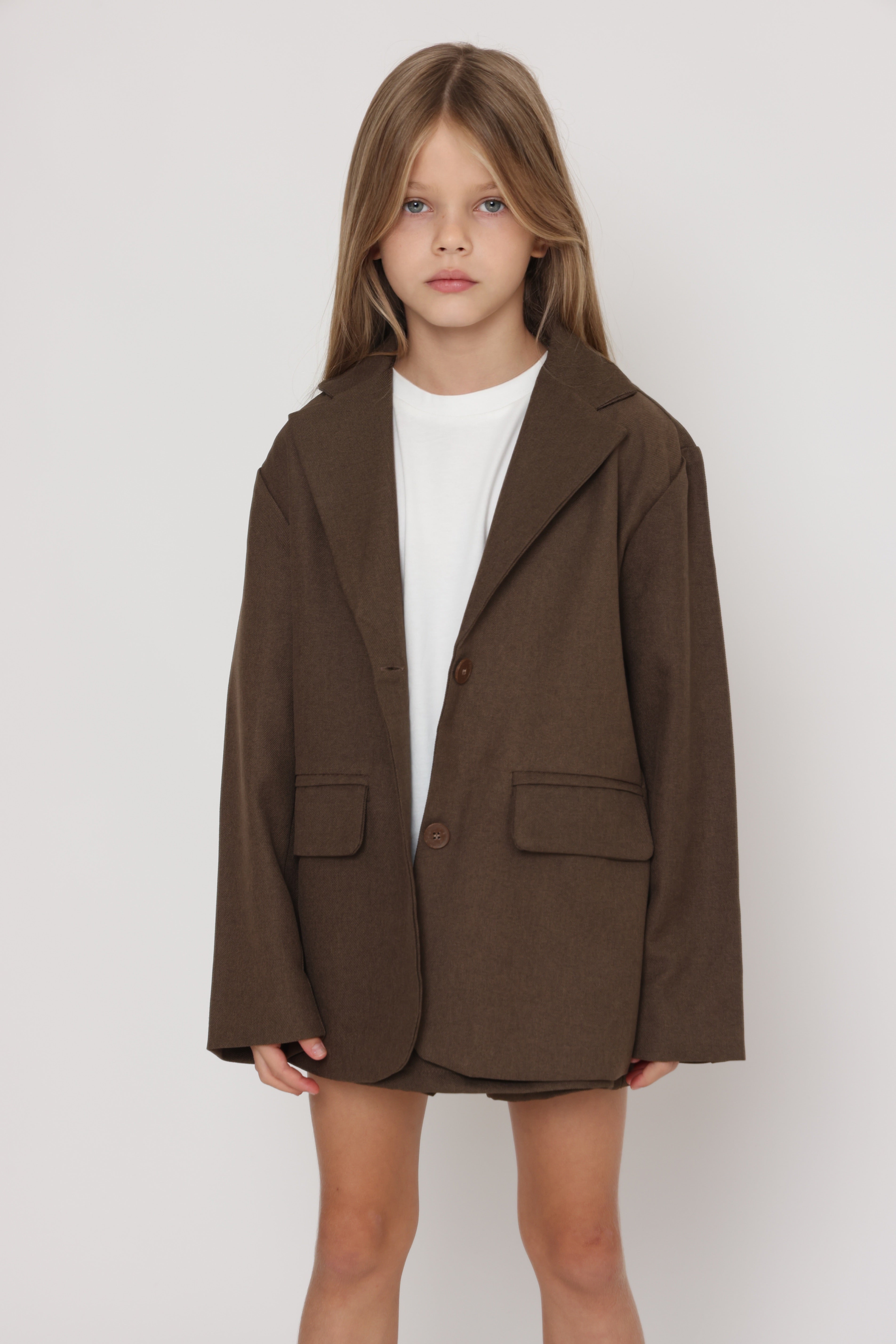 ג׳קט אוברסייז בגוון חום לילדות