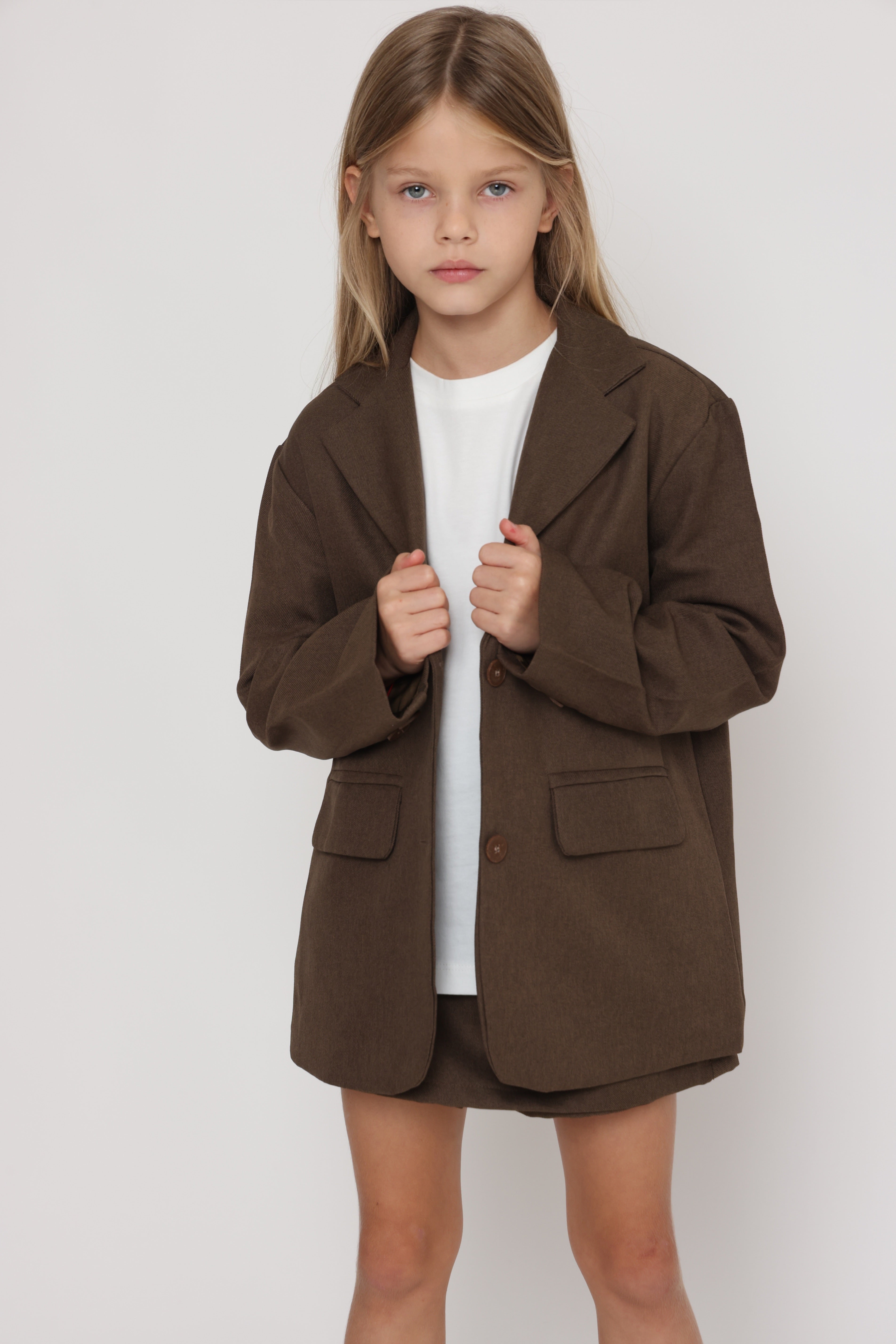 ג׳קט אוברסייז בגוון חום לילדות