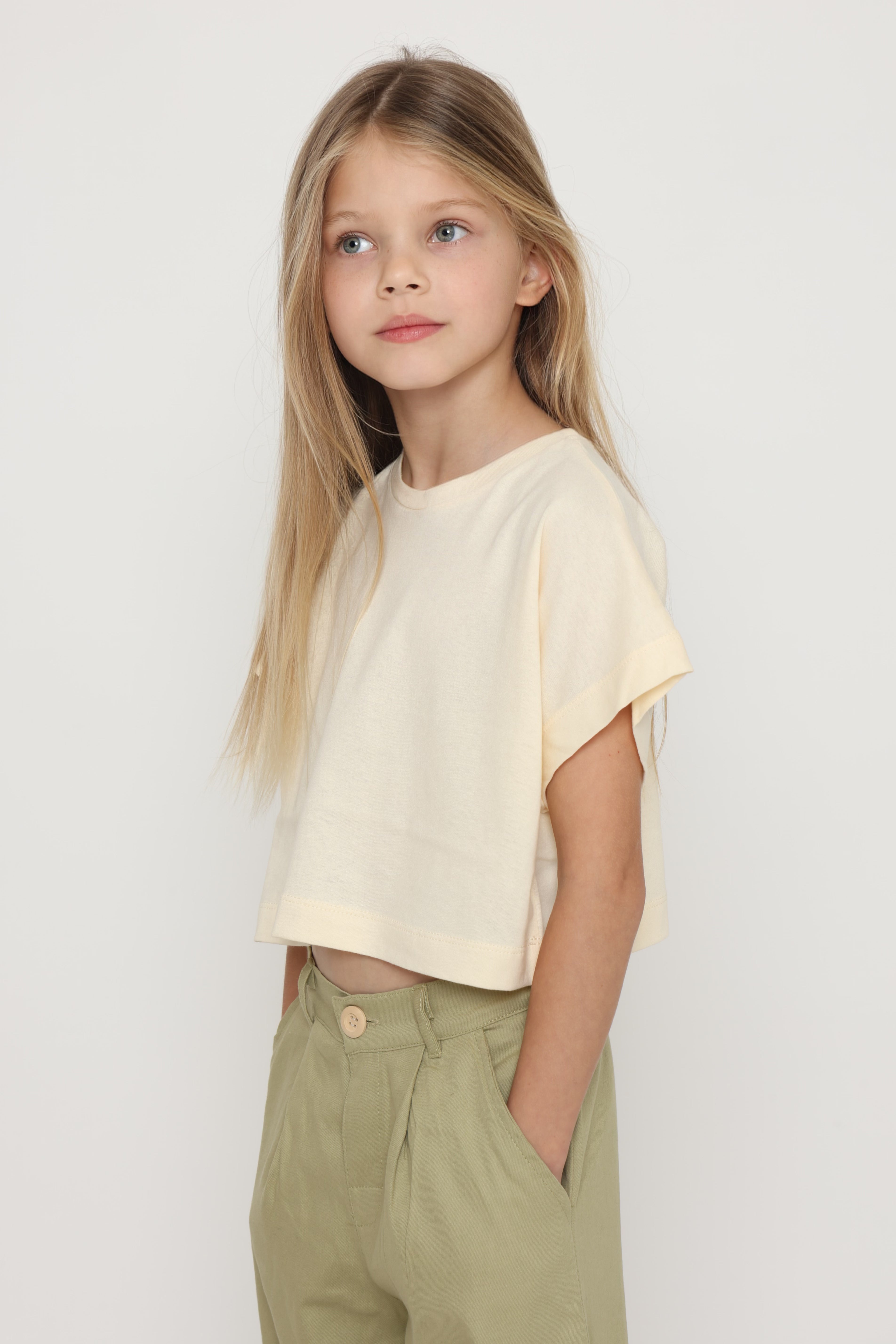 חולצת קרופ טופ - שמנת