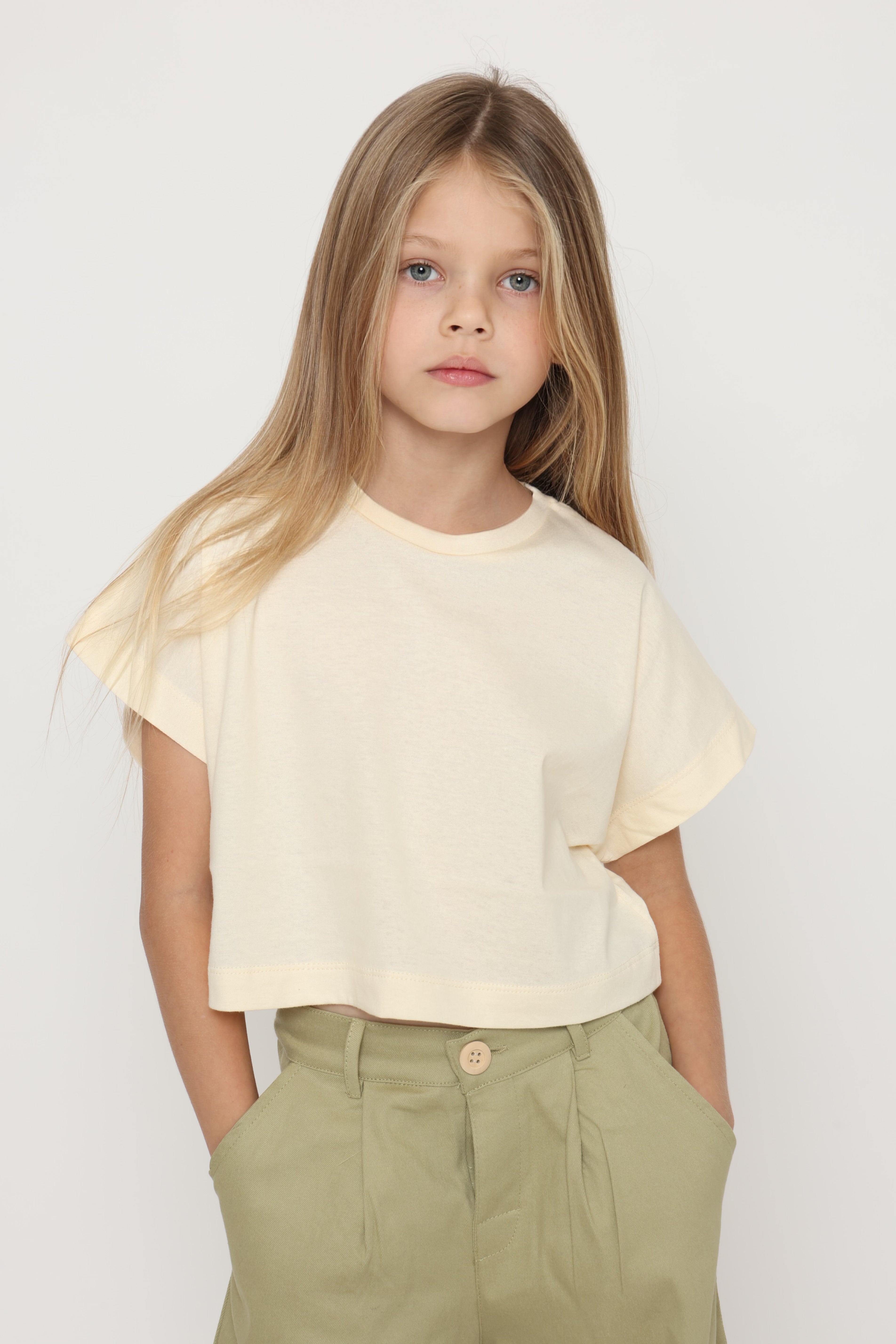 חולצת קרופ טופ - שמנת