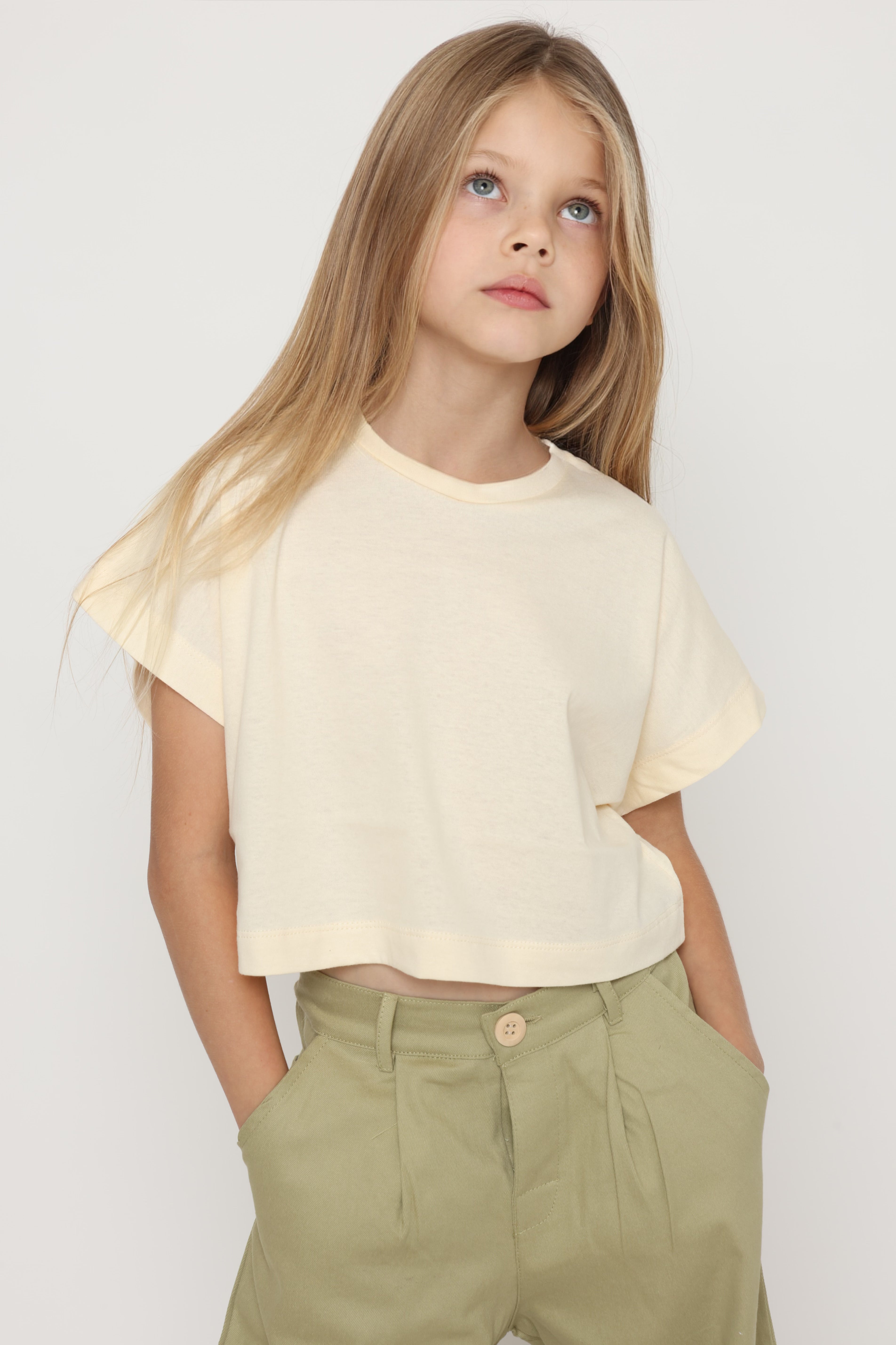 חולצת קרופ טופ - שמנת