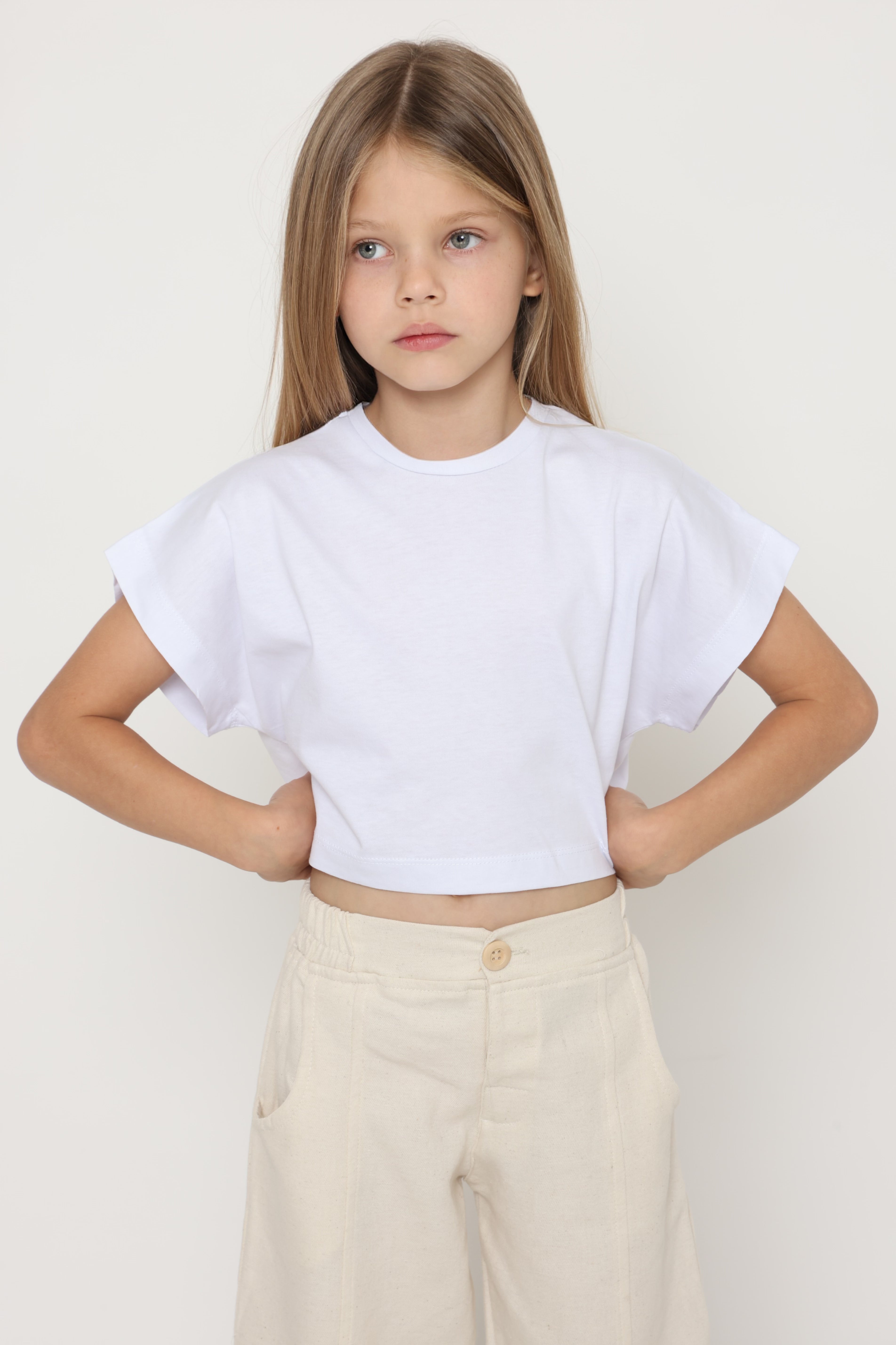 חולצת קרופ טופ - לבנה